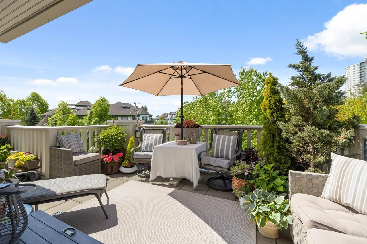 Apartment for rent: 302 15392 16a Avenue, Surrey, British Columbia V4A 1S9