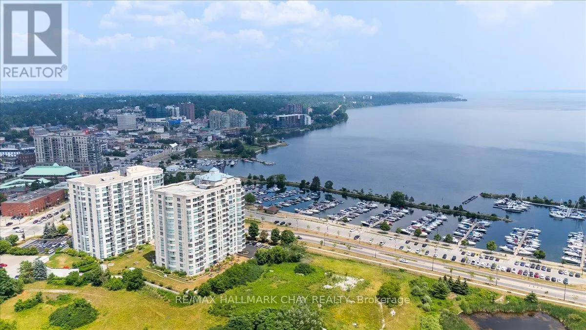 Apartment for rent: 302 - 2 Toronto Street, Barrie, Ontario L4N 9R2