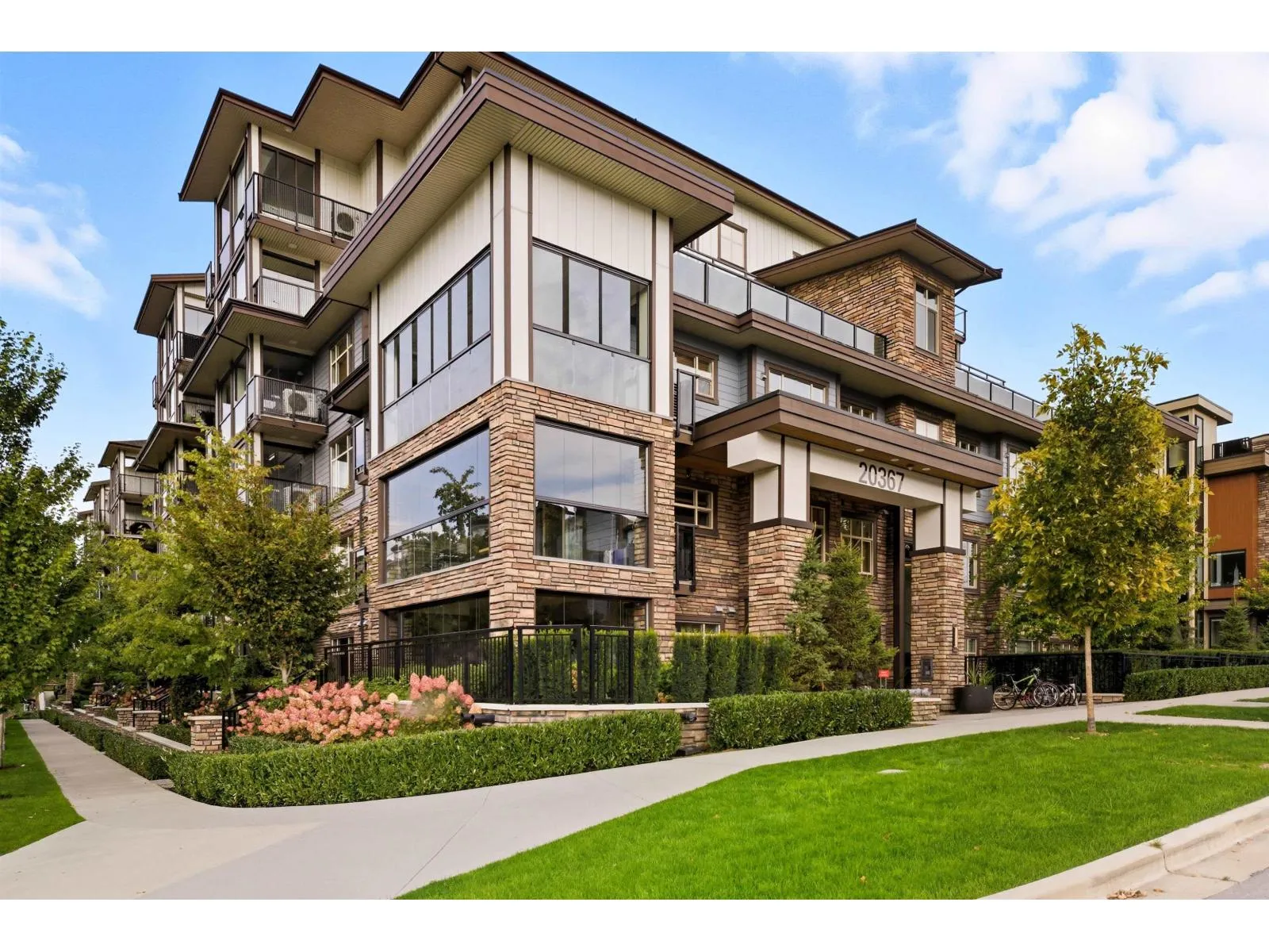 Apartment for rent: 302 20367 85 Avenue, Langley, British Columbia V2Y 3R1