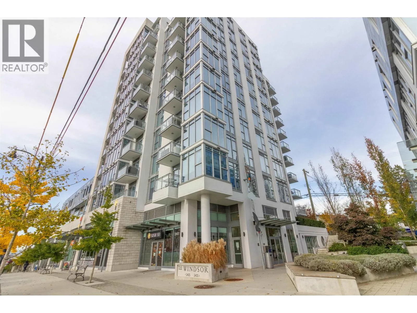 Apartment for rent: 302 2435 Kingsway, Vancouver, British Columbia V5R 5G8