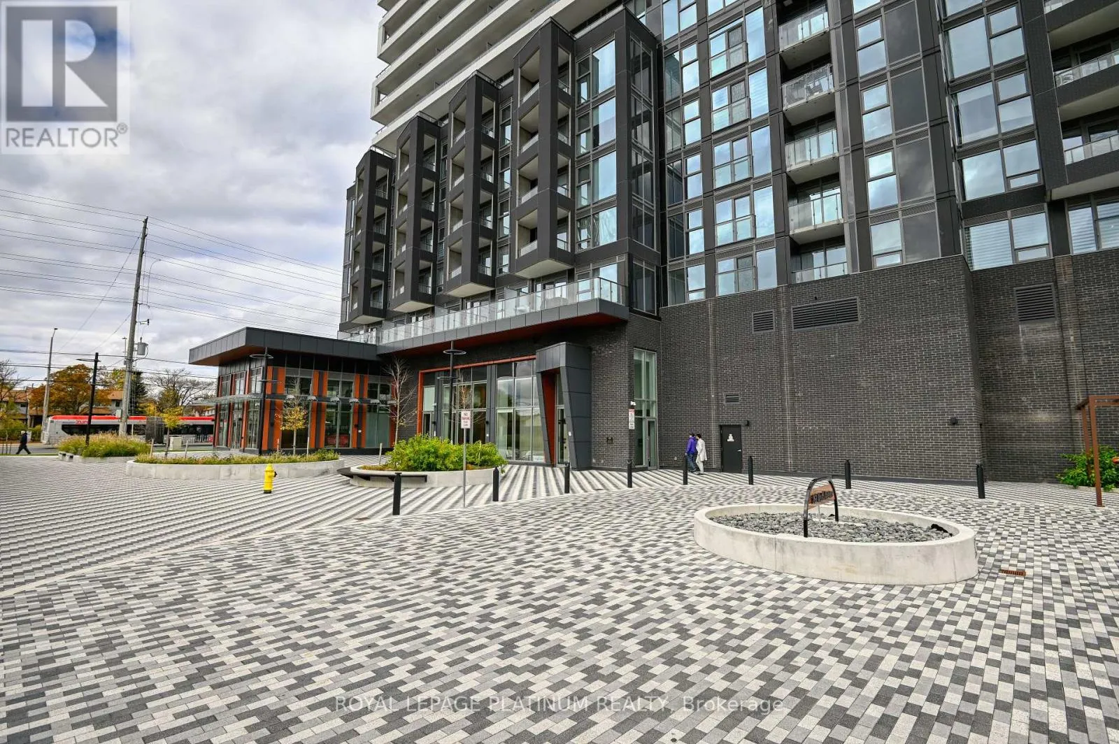 Apartment for rent: 302 - 260 Malta Avenue, Brampton, Ontario L6Y 6L7