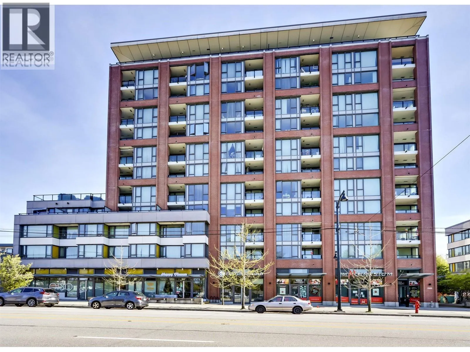 Apartment for rent: 302 2689 Kingsway, Vancouver, British Columbia V5R 0C3