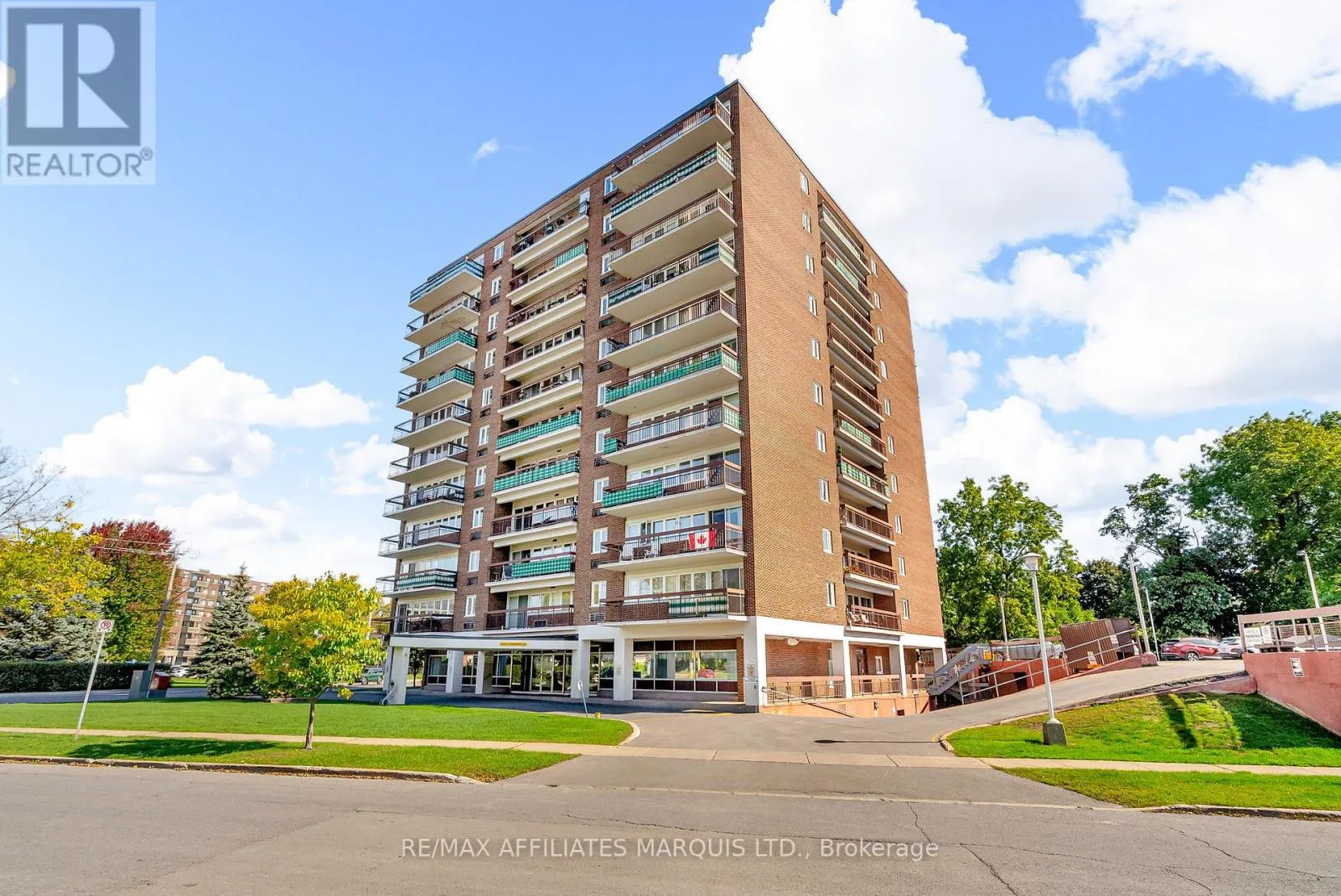 Apartment for rent: 302 - 308 Second Street E, Cornwall, Ontario K6H 1Z1