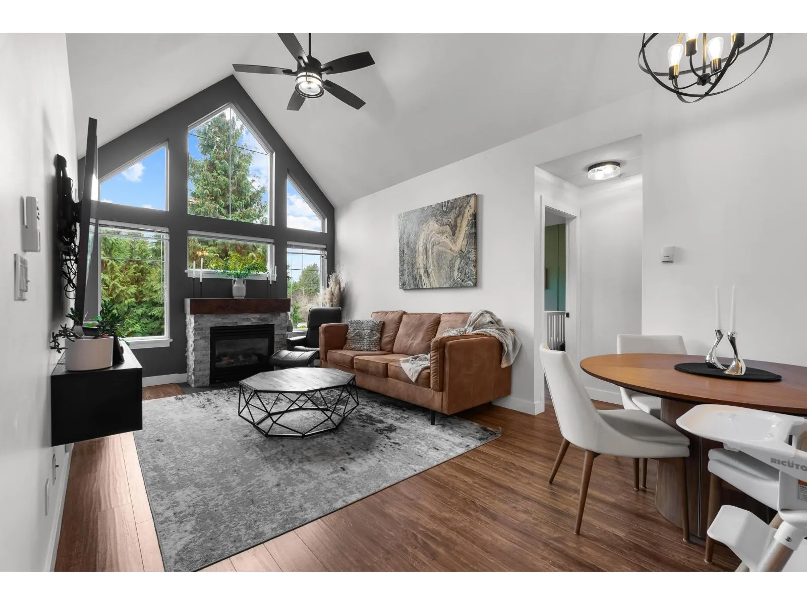 Apartment for rent: 302 32638 7 Avenue, Mission, British Columbia V2V 7P4