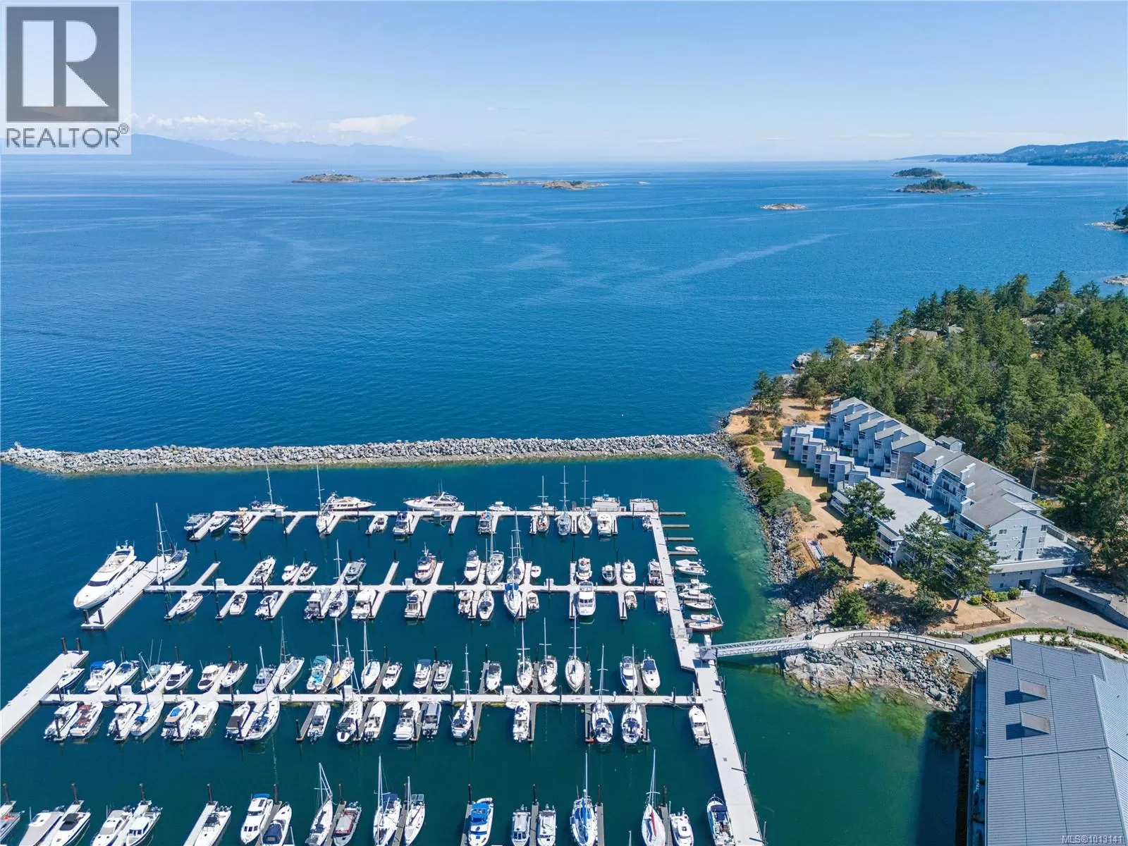 Apartment for rent: 302 3555 Outrigger Rd, Nanoose Bay, British Columbia V9P 9K1