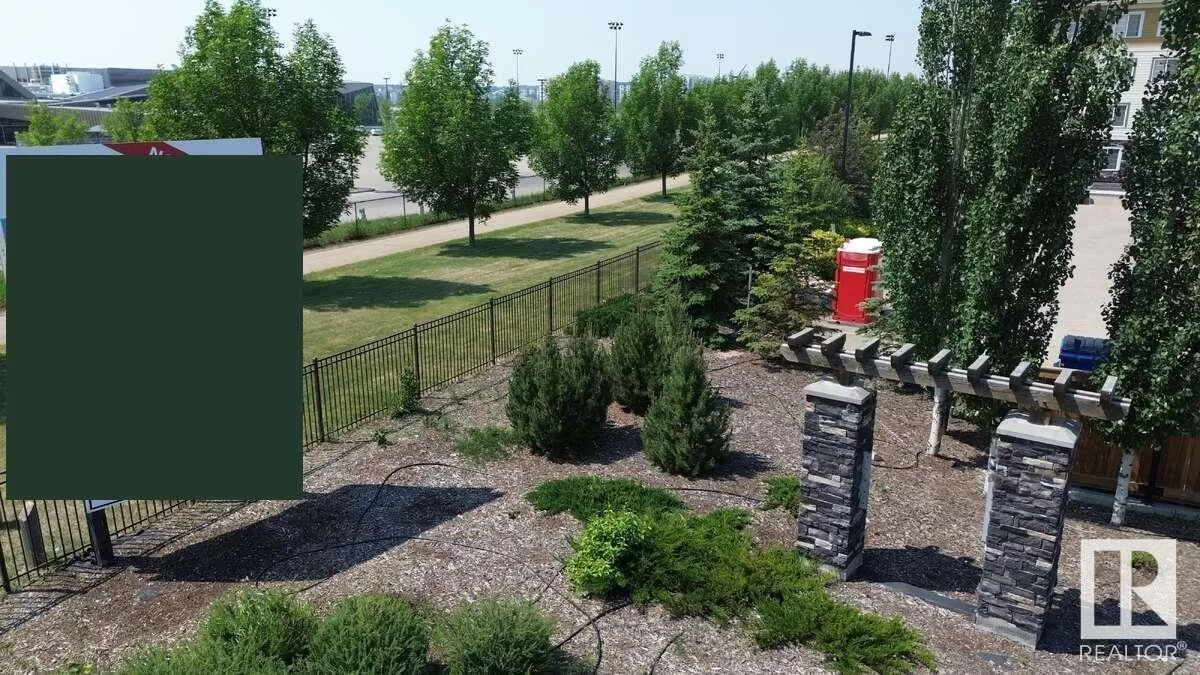 Apartment for rent: #302 3670 139 Av Nw, Edmonton, Alberta T5Y 3N5