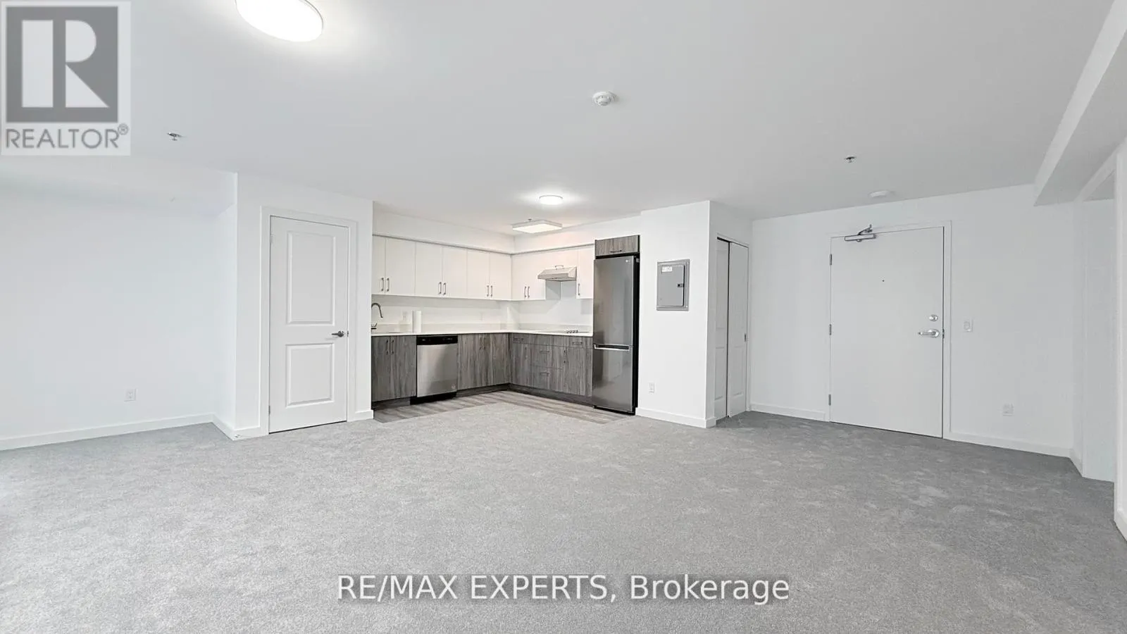 Apartment for rent: 302 - 45 Connaught Avenue, Toronto, Ontario M4L 2V8