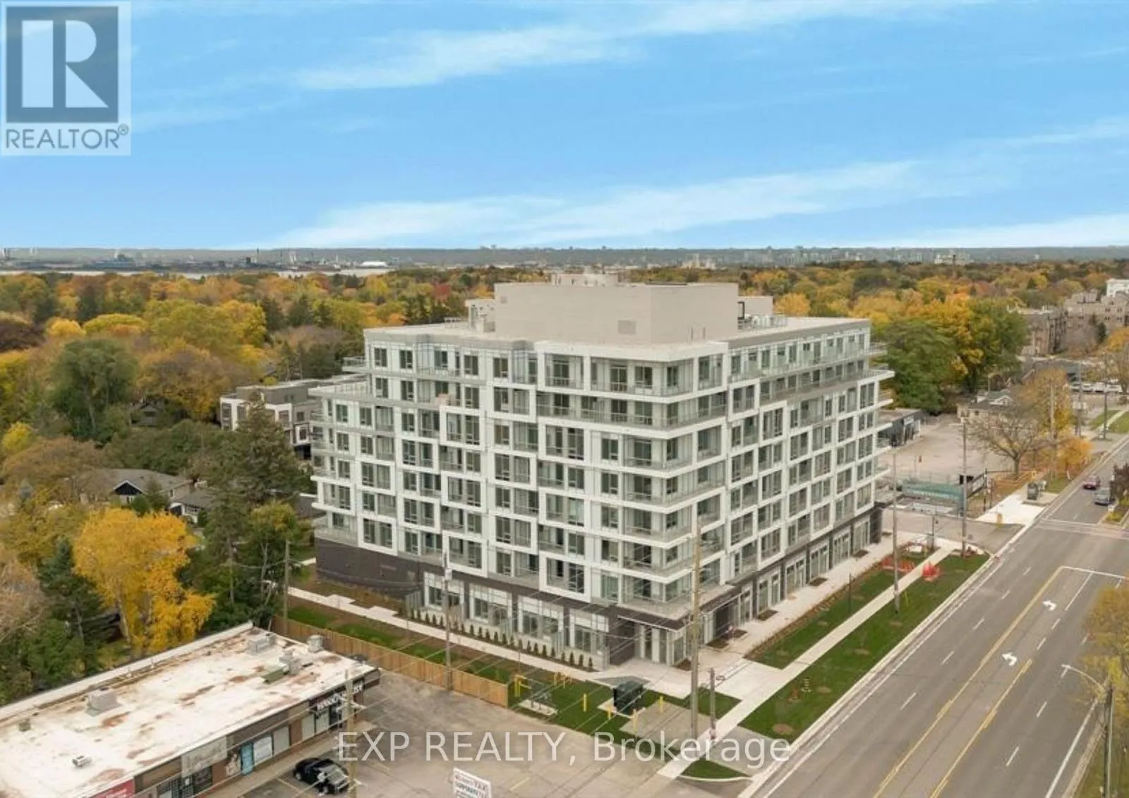 Apartment for rent: 302 - 500 Plains Road E, Burlington, Ontario L7T 2E1