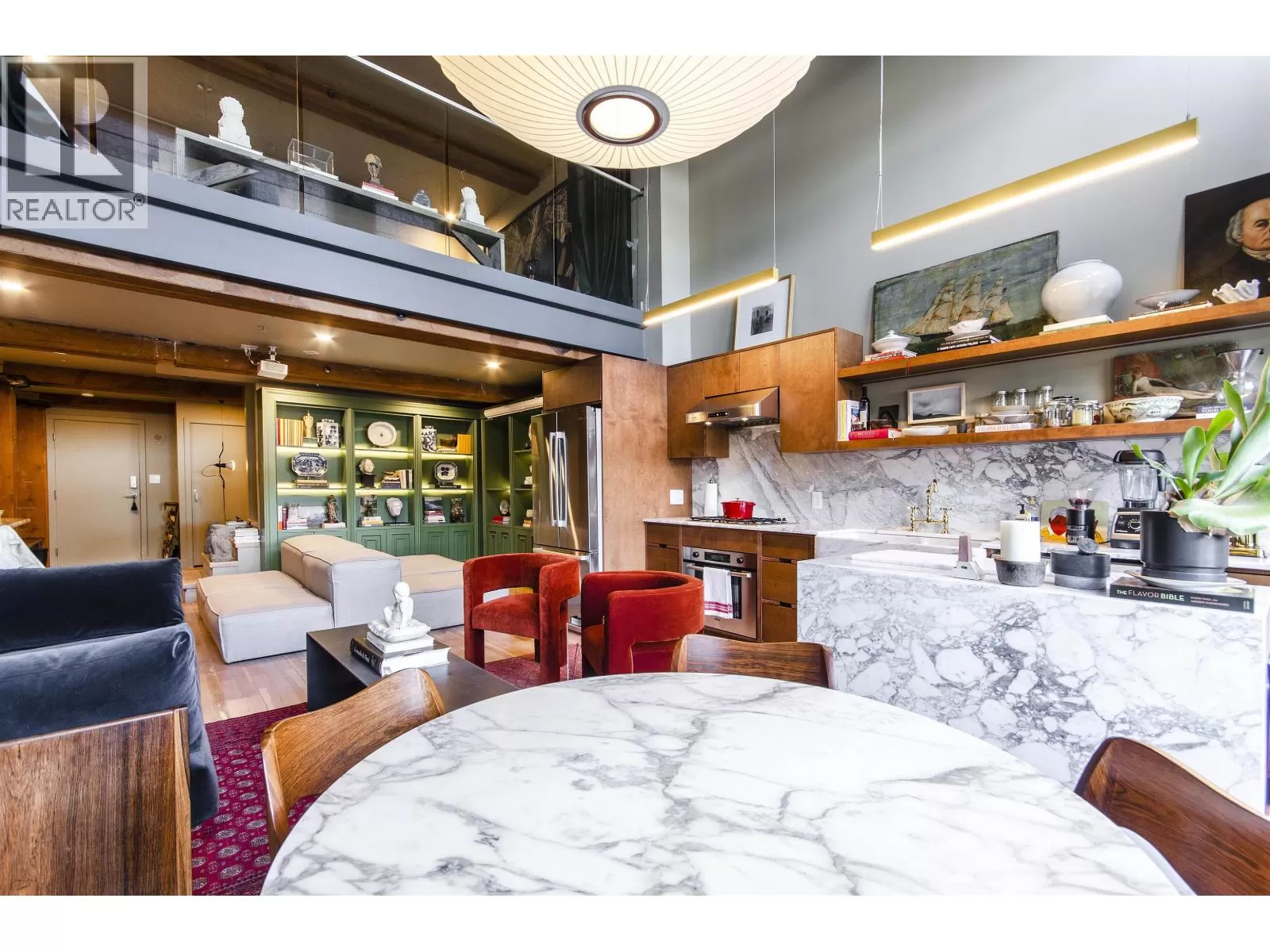 Apartment for rent: 302 528 Beatty Street, Vancouver, British Columbia V6B 2L3