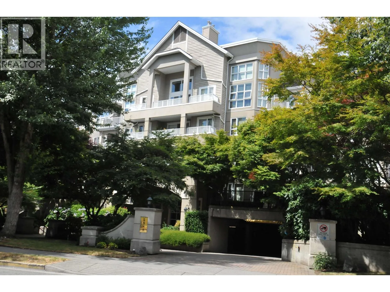 Apartment for rent: 302 5888 Dover Crescent, Richmond, British Columbia V7C 5R9