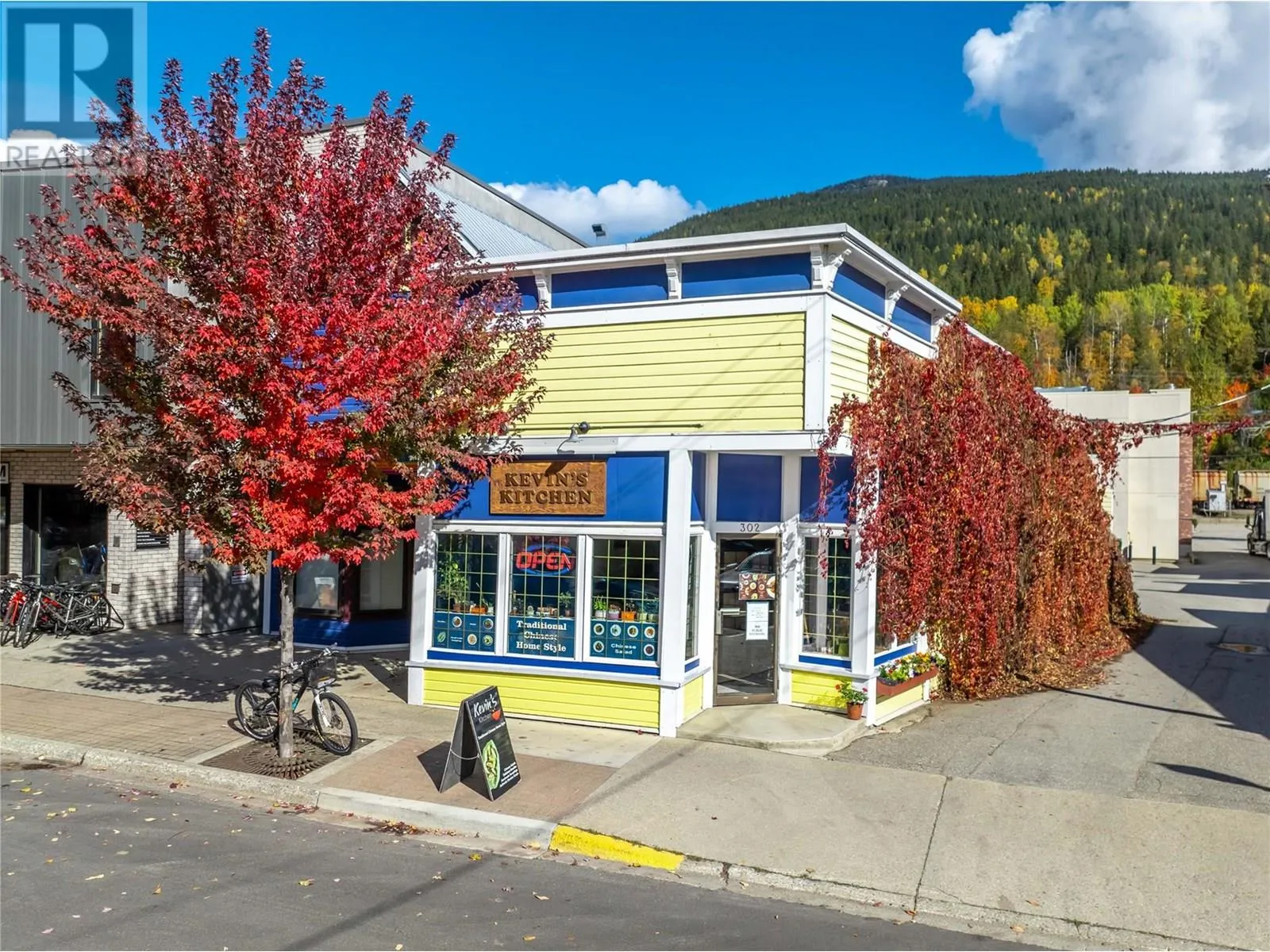 Residential Commercial Mix for rent: 302 First Street W, Revelstoke, British Columbia V0E 2S0