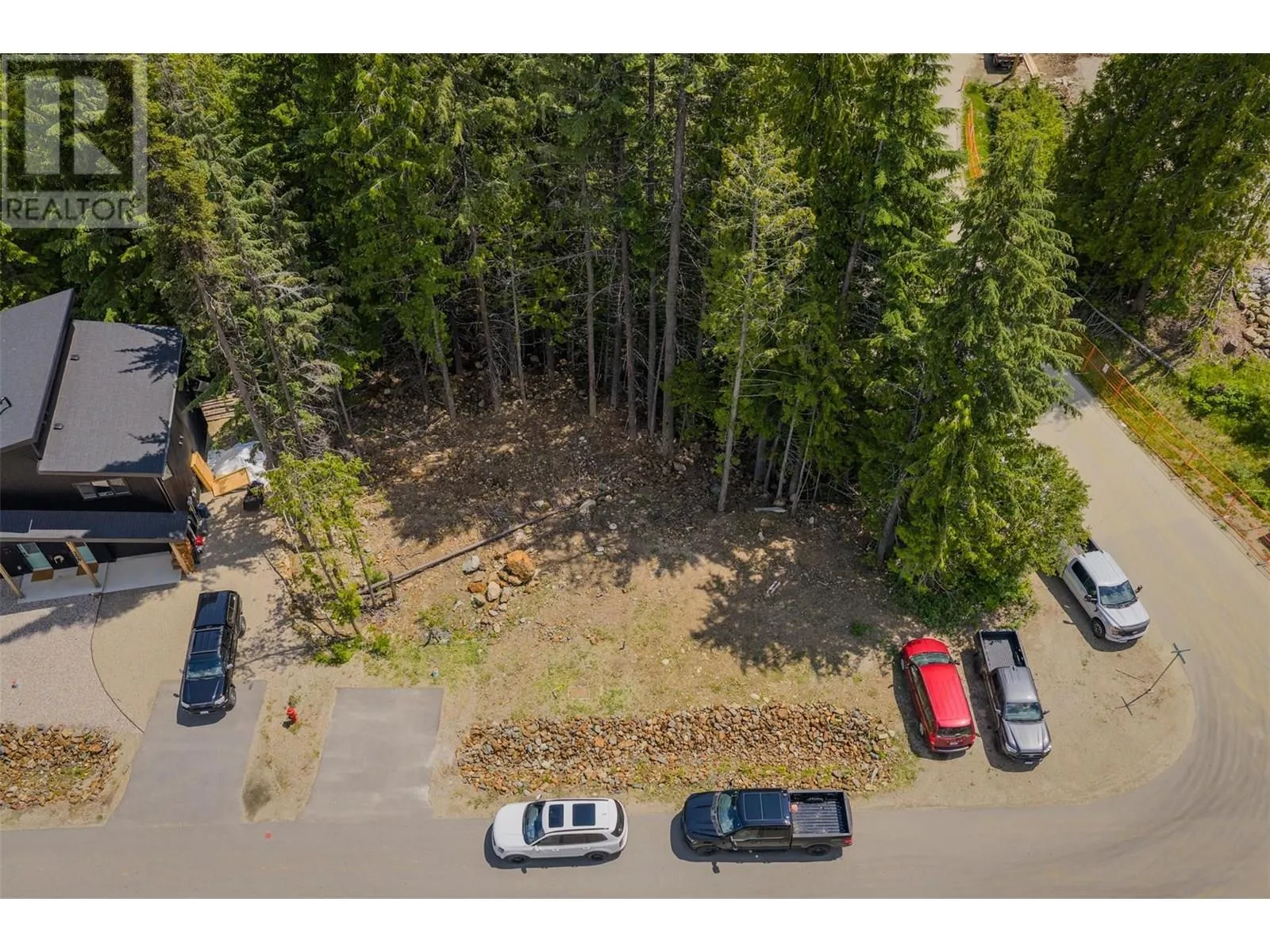 Other for rent: 302 Larch Terr, Rossland, British Columbia V0G 1Y0