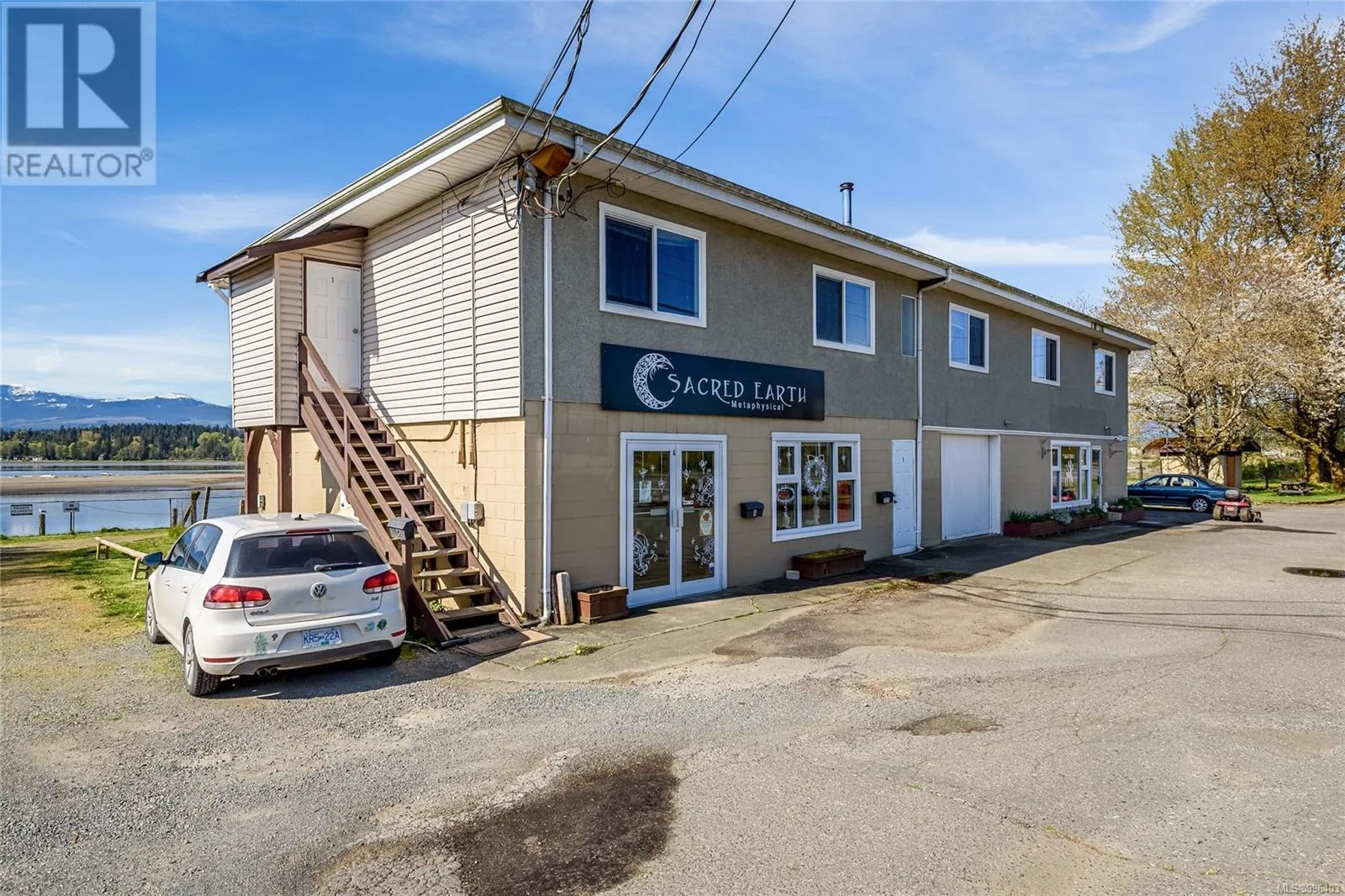 3025 Comox Rd, Courtenay, British Columbia V9N 2J3