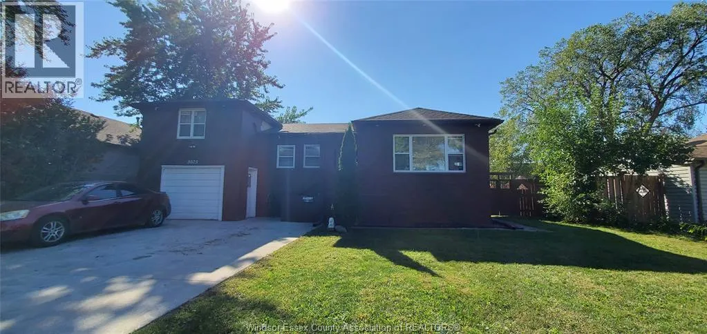 House for rent: 3025 Woodlawn Avenue, Windsor, Ontario N8W 2H8