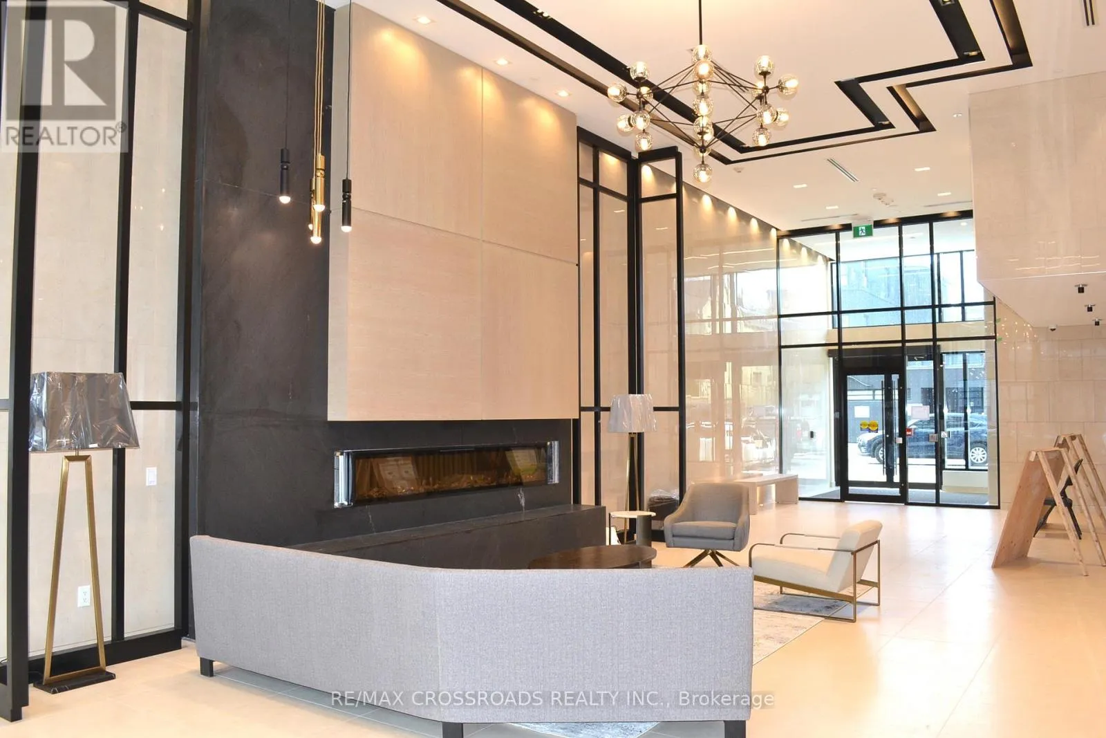 Apartment for rent: 303 - 1 Belsize Drive, Toronto, Ontario M4S 0B9