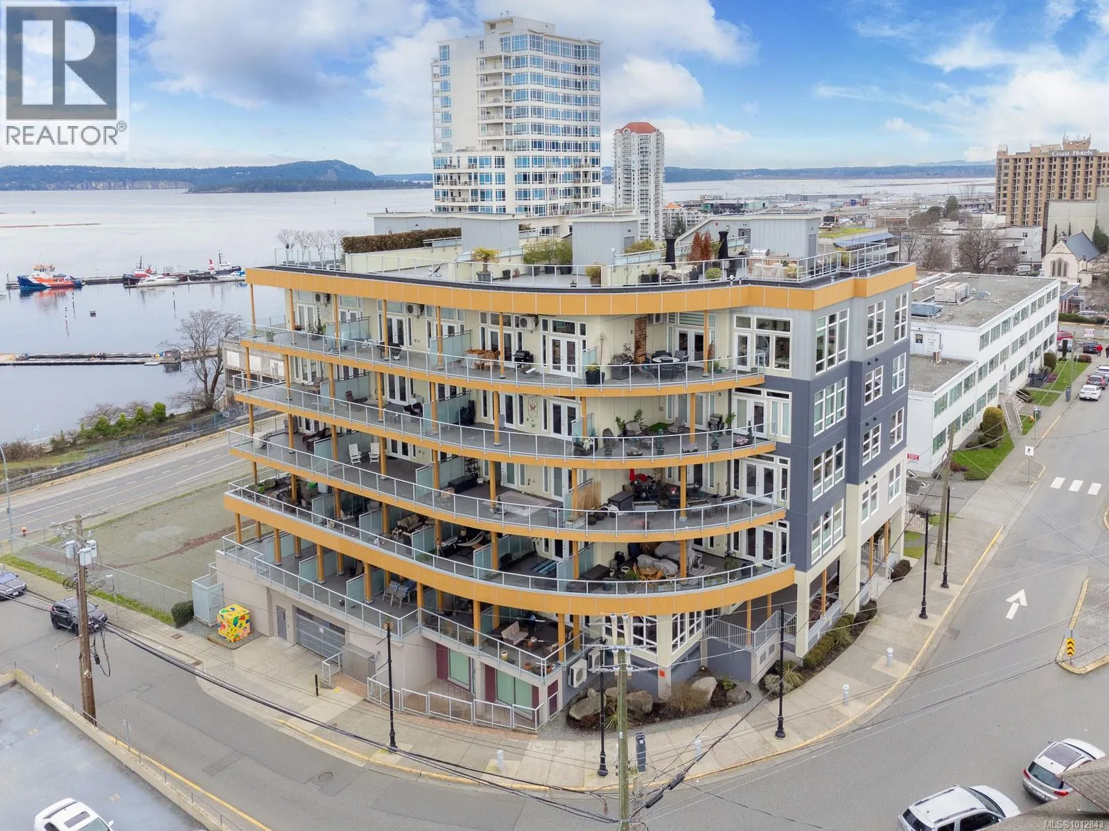 Apartment for rent: 303 10 Chapel St, Nanaimo, British Columbia V9R 5H2