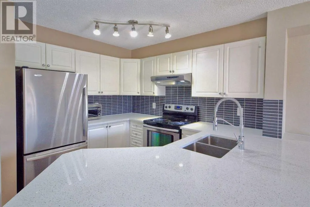 Apartment for rent: 303, 1000 Somervale Court Sw, Calgary, Alberta T2Y 4K4