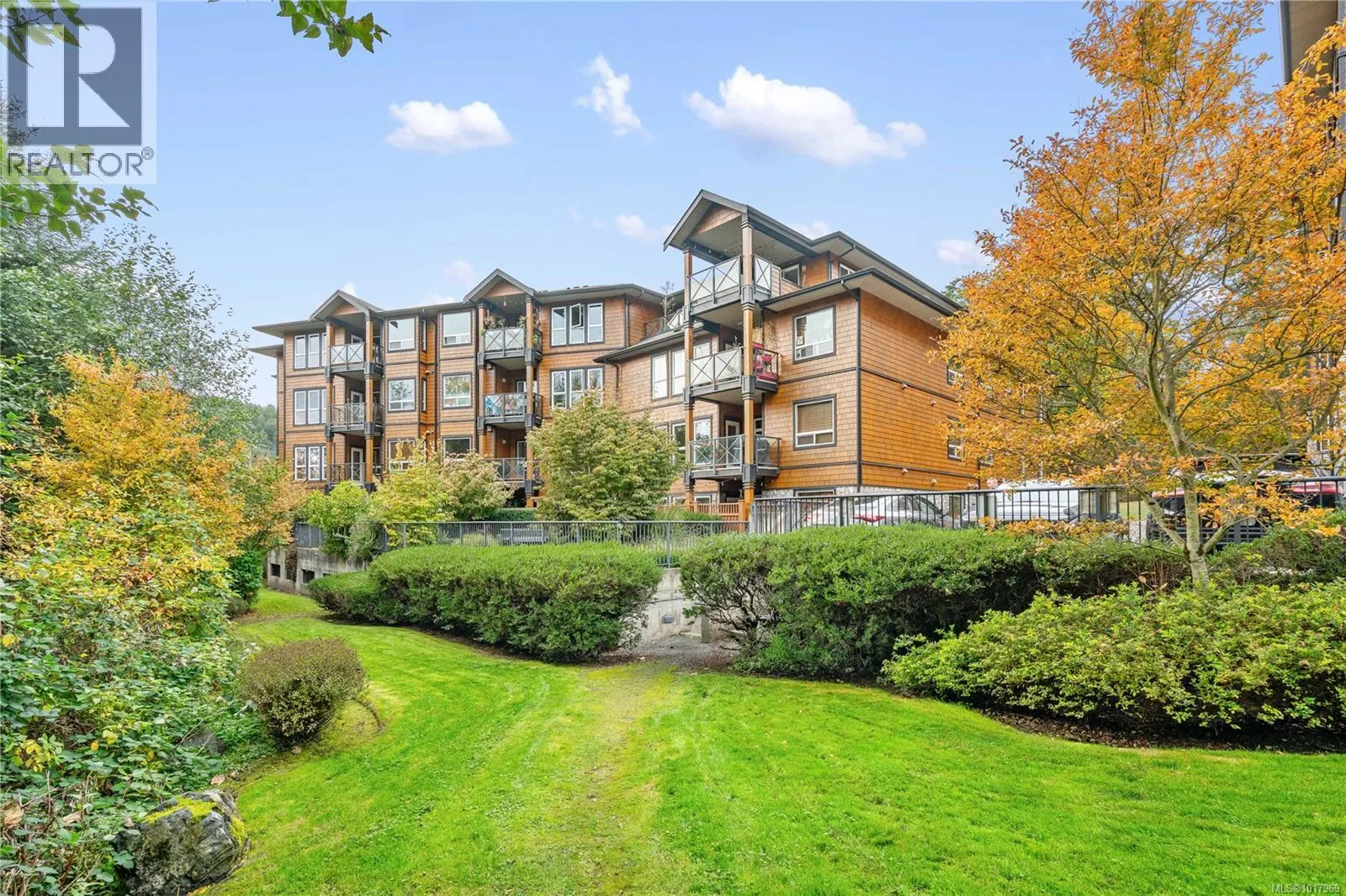 Apartment for rent: 303 101 Nursery Hill Dr, View Royal, British Columbia V9B 0H5