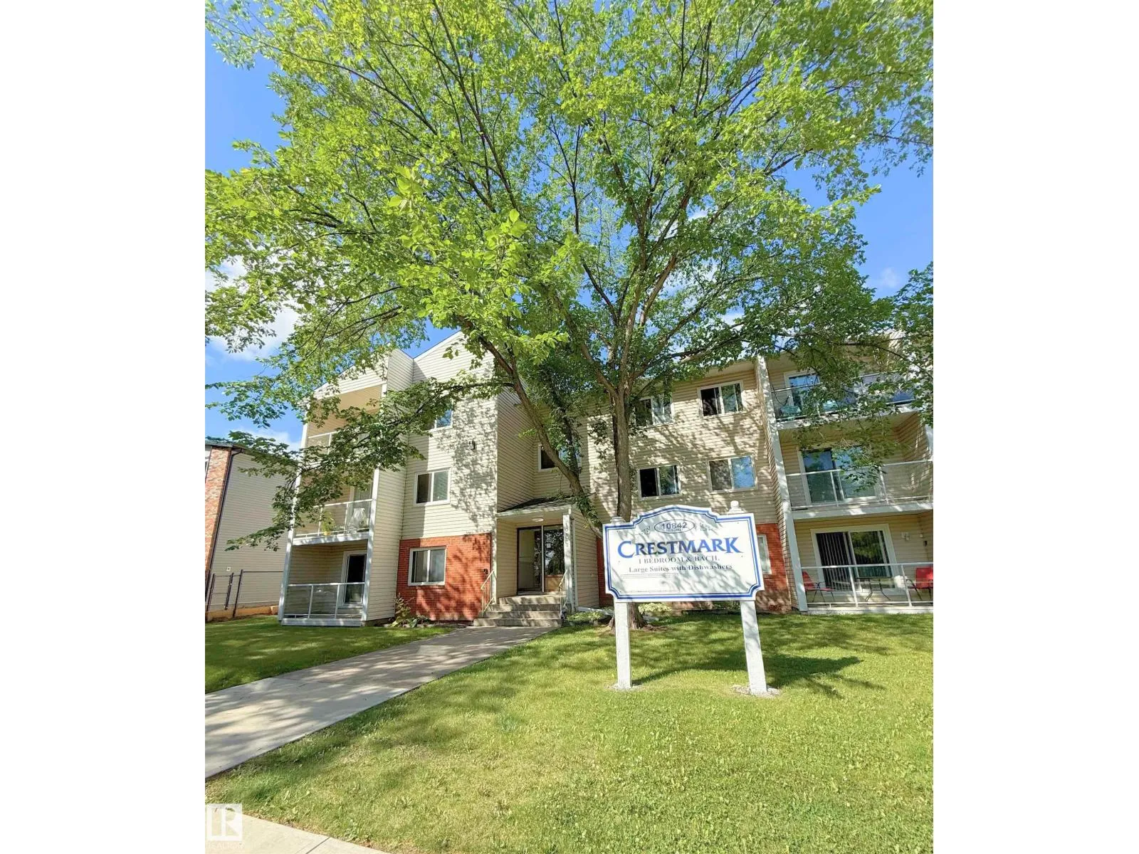 Apartment for rent: #303 10842 107 St Nw, Edmonton, Alberta T5H 2Z3