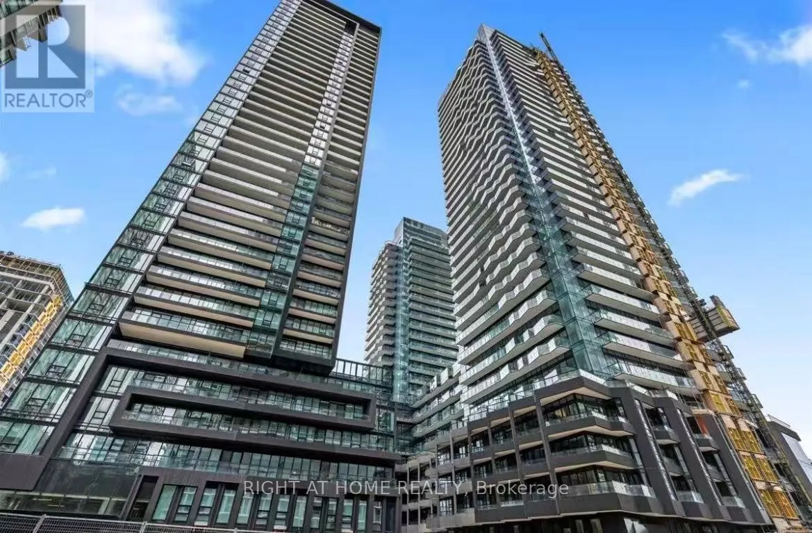 Apartment for rent: 303 - 110 Broadway Avenue, Toronto, Ontario M4P 1V7