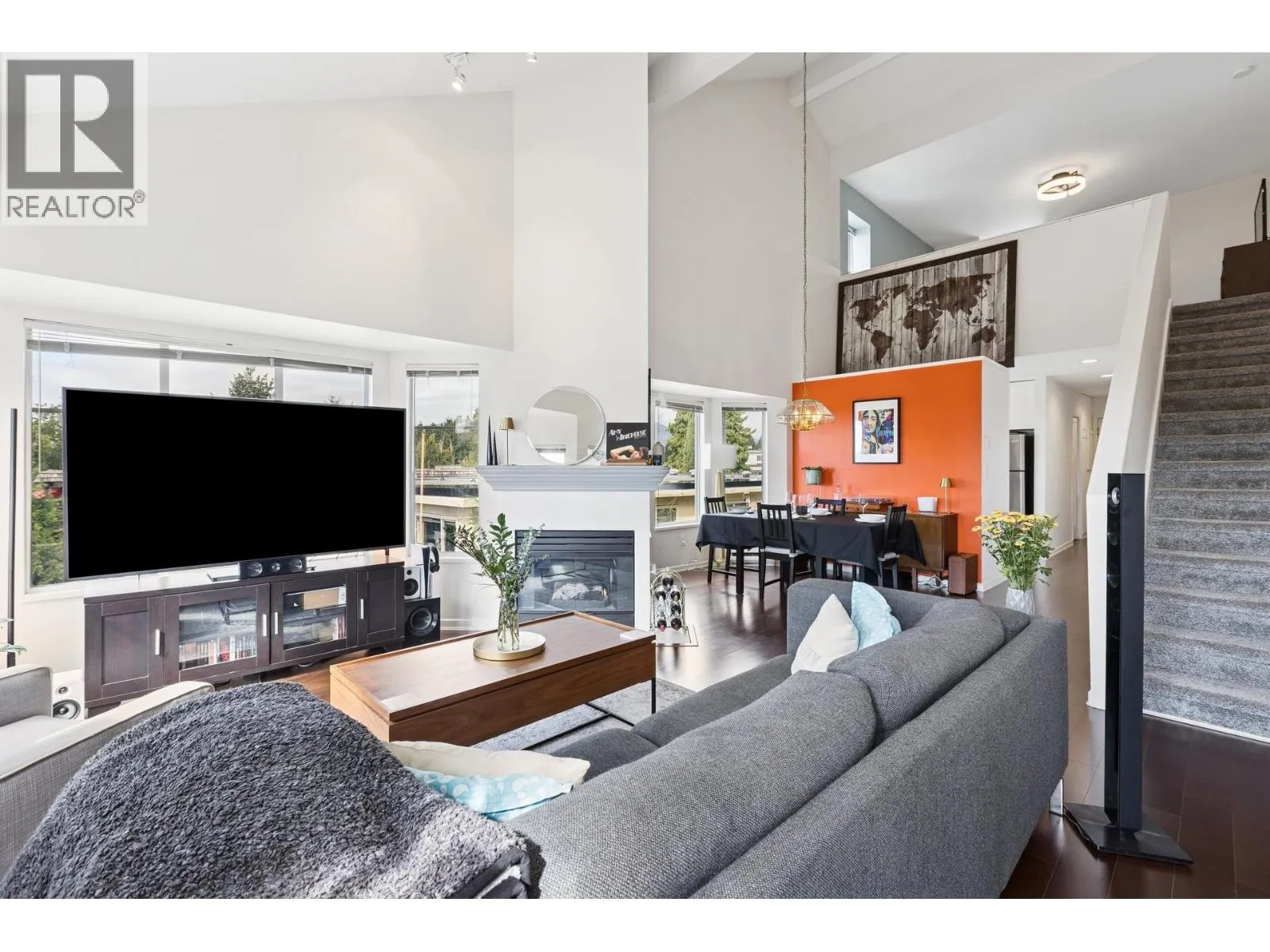 Apartment for rent: 303 131 W 20th Street, North Vancouver, British Columbia V7M 1Y2