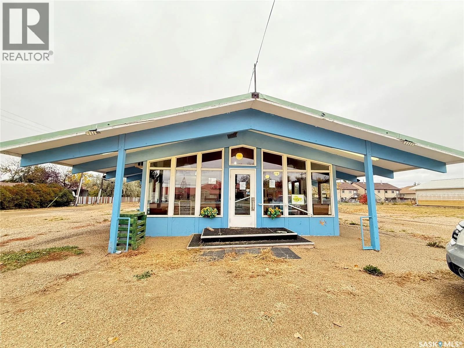 303 1st Avenue E, Gravelbourg, Saskatchewan S0H 1X0