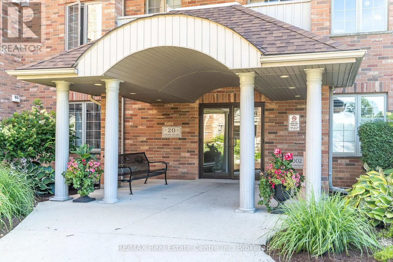 Apartment for rent: 303 - 20 Station Square, Centre Wellington, Ontario N0B 1S0