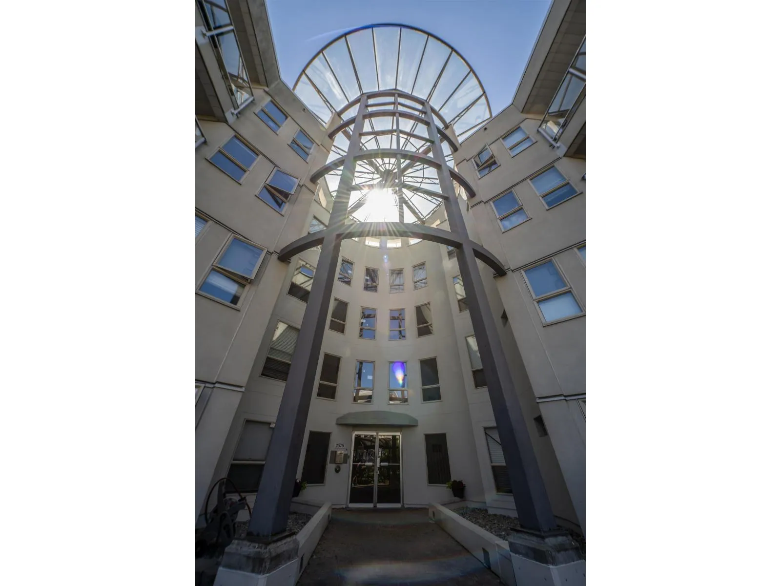 Apartment for rent: 303 2575 Ware Street, Abbotsford, British Columbia V2S 3E2