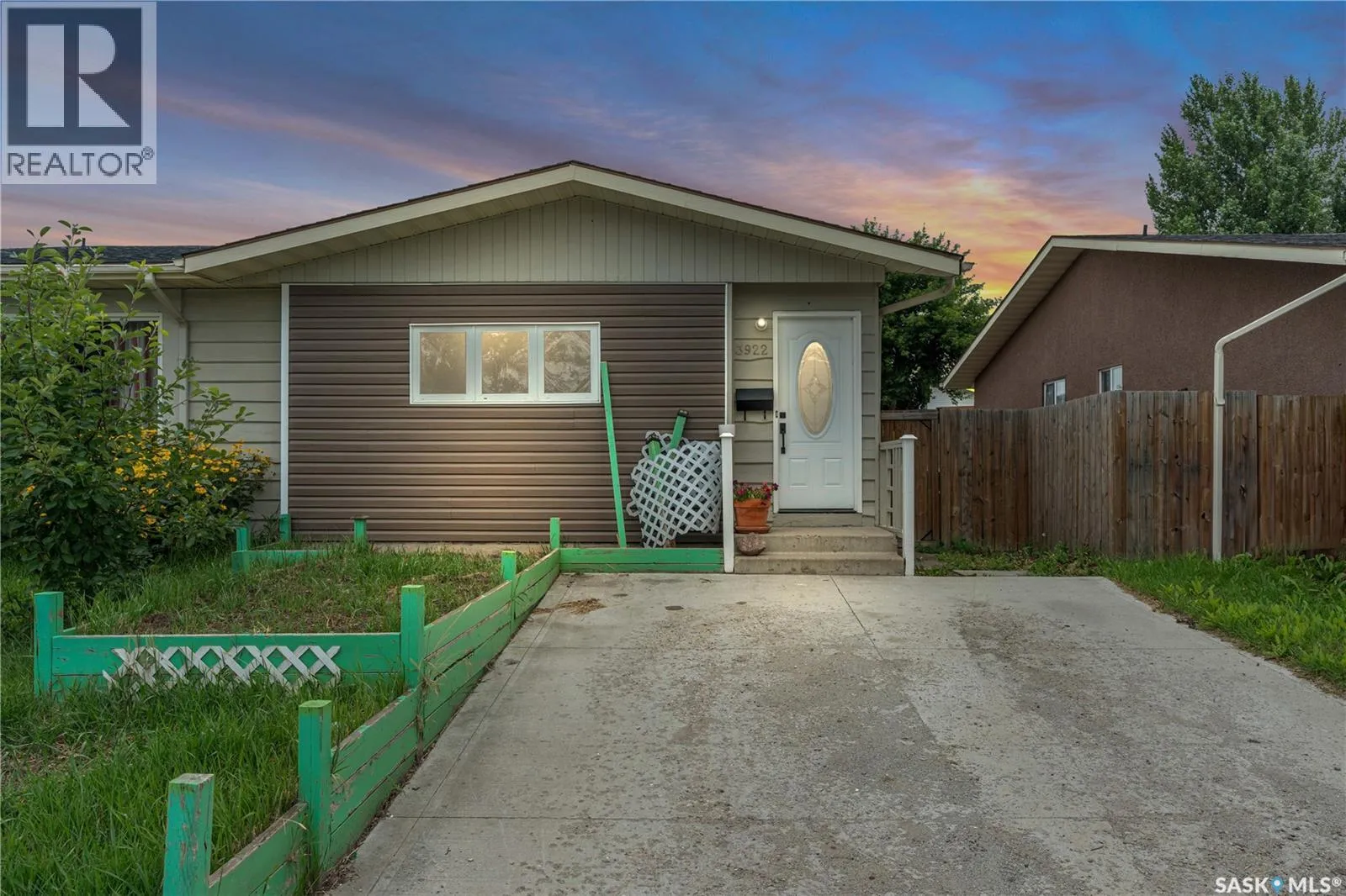 303 3922 Diefenbaker Drive, Saskatoon, Saskatchewan S7L 6C6