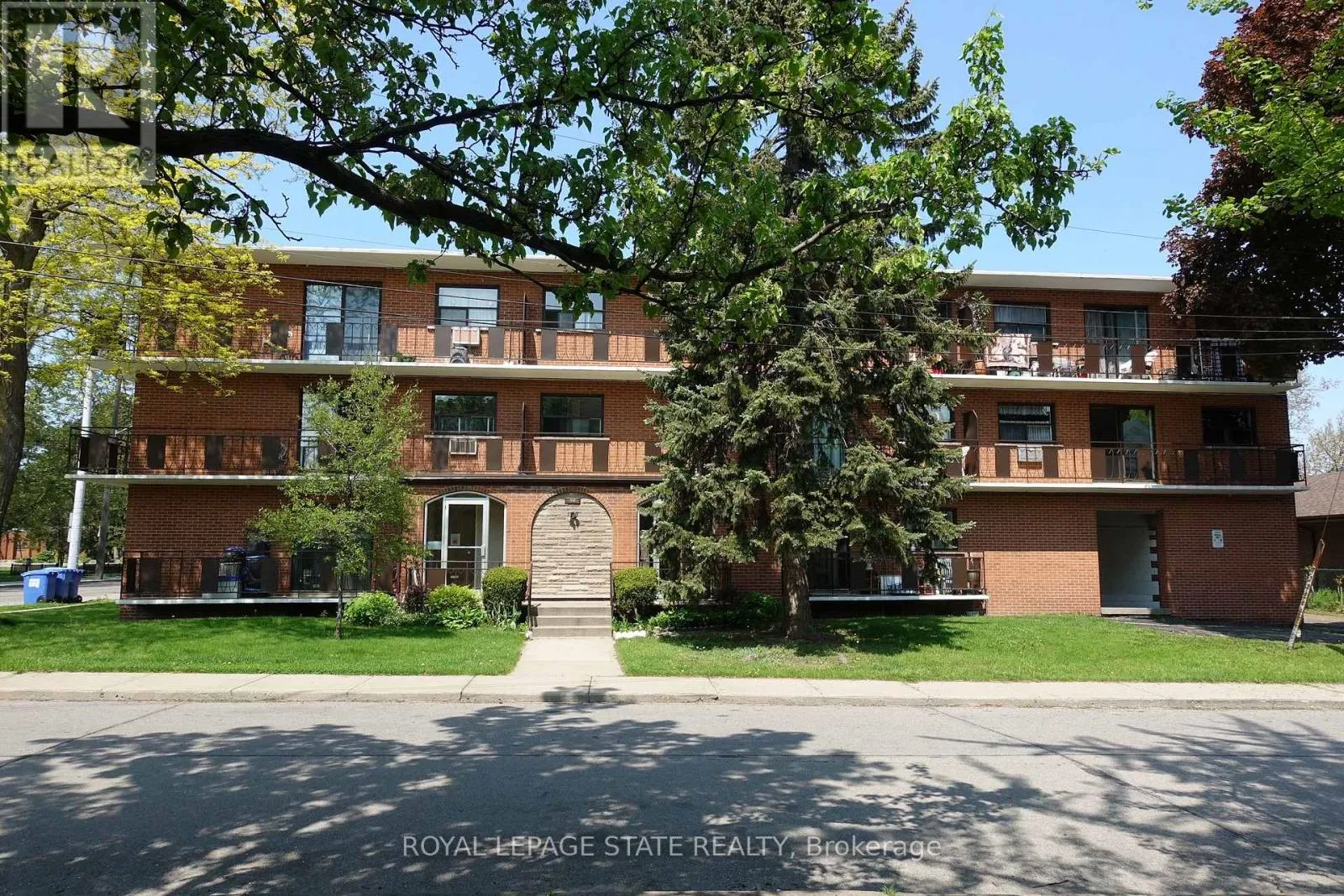 Other for rent: 303 - 50 Hilda Avenue, Hamilton, Ontario L8M 3E6