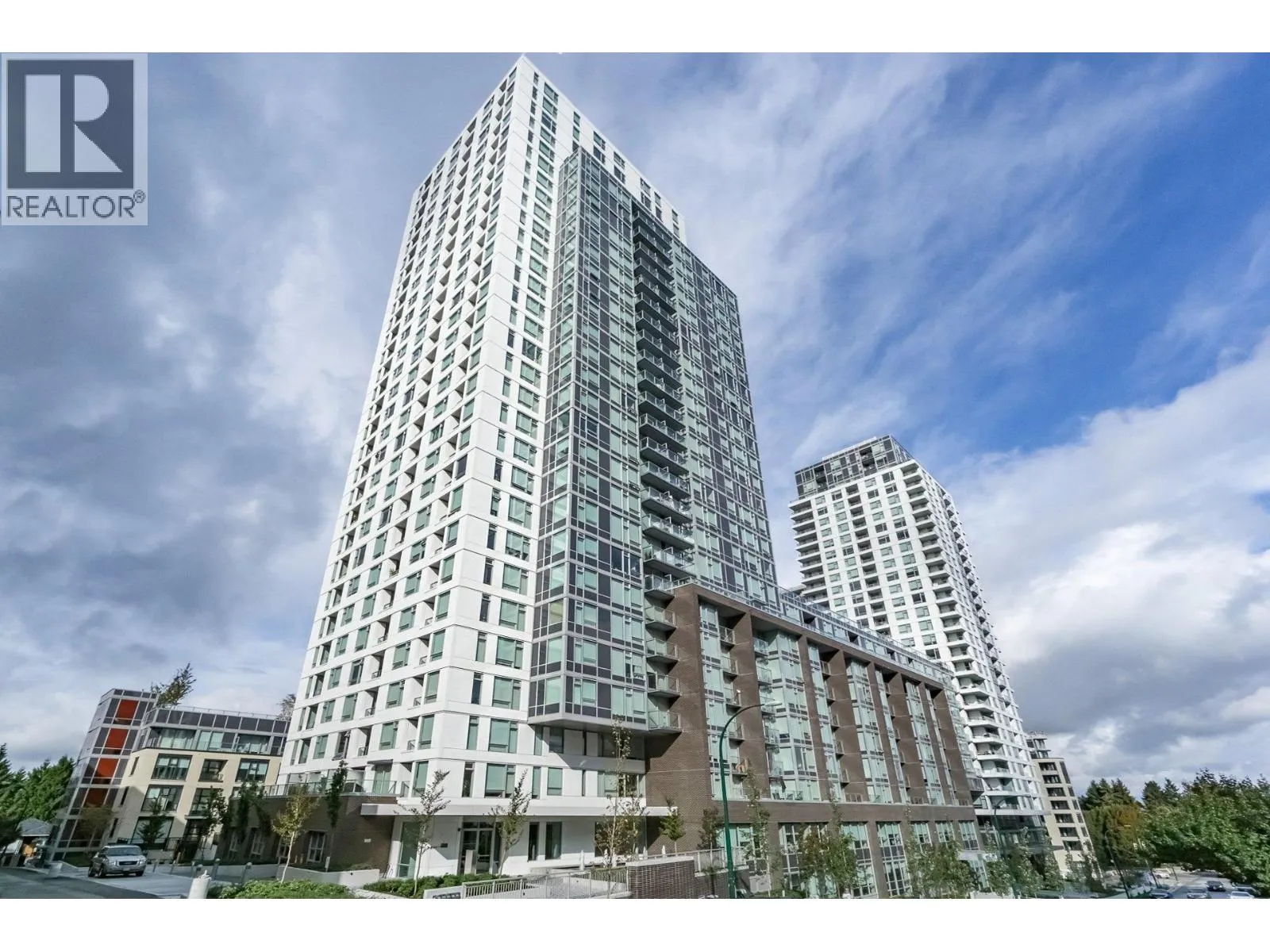 Apartment for rent: 303 5665 Boundary Road, Vancouver, British Columbia V5R 0E4