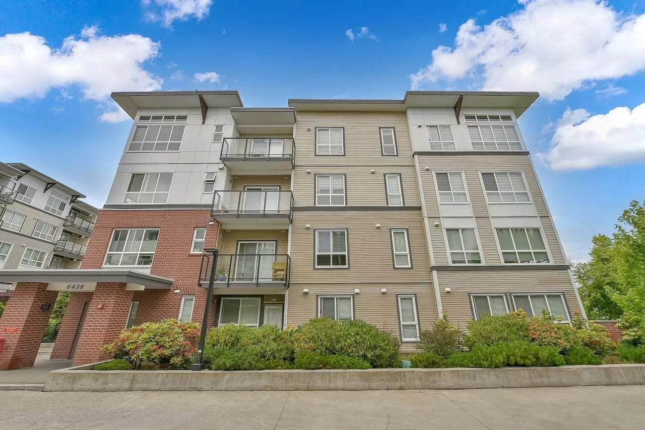 Apartment for rent: 303 6438 195a Street, Surrey, British Columbia V4N 6R5