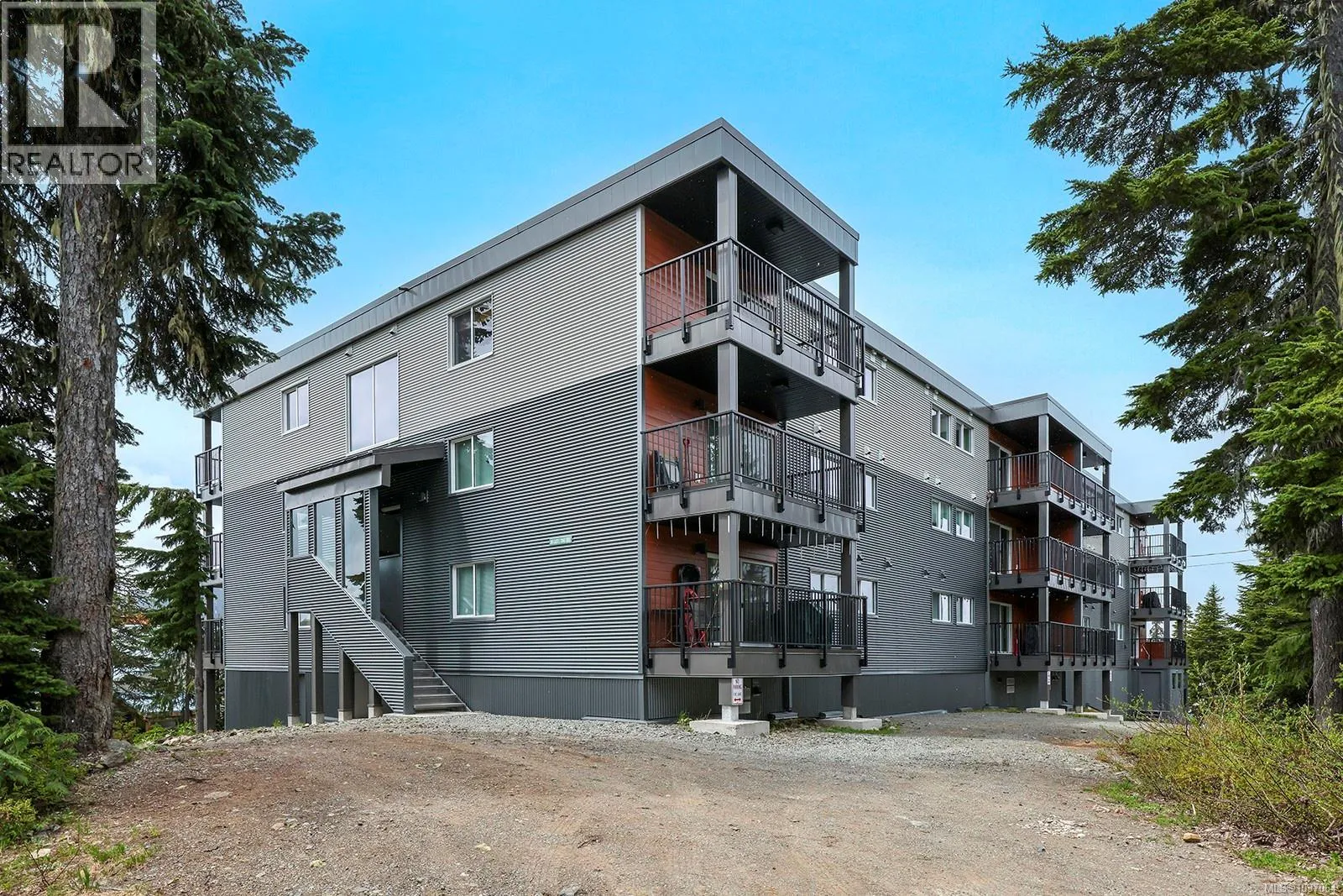 Apartment for rent: 303 695 Castle Crag Cres, Courtenay, British Columbia V9J 1L0