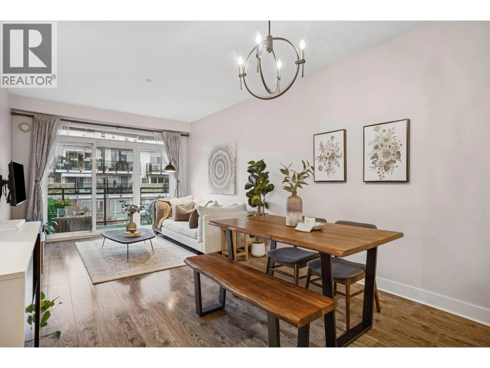 Apartment for rent: 303 733 W 14 Street, North Vancouver, British Columbia V7M 0C6