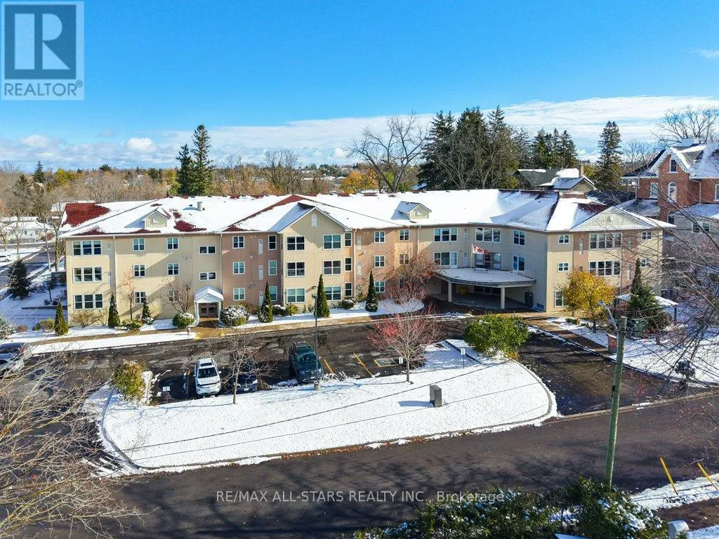 Apartment for rent: 303 - 8 Huron Street, Kawartha Lakes, Ontario K9V 6K3