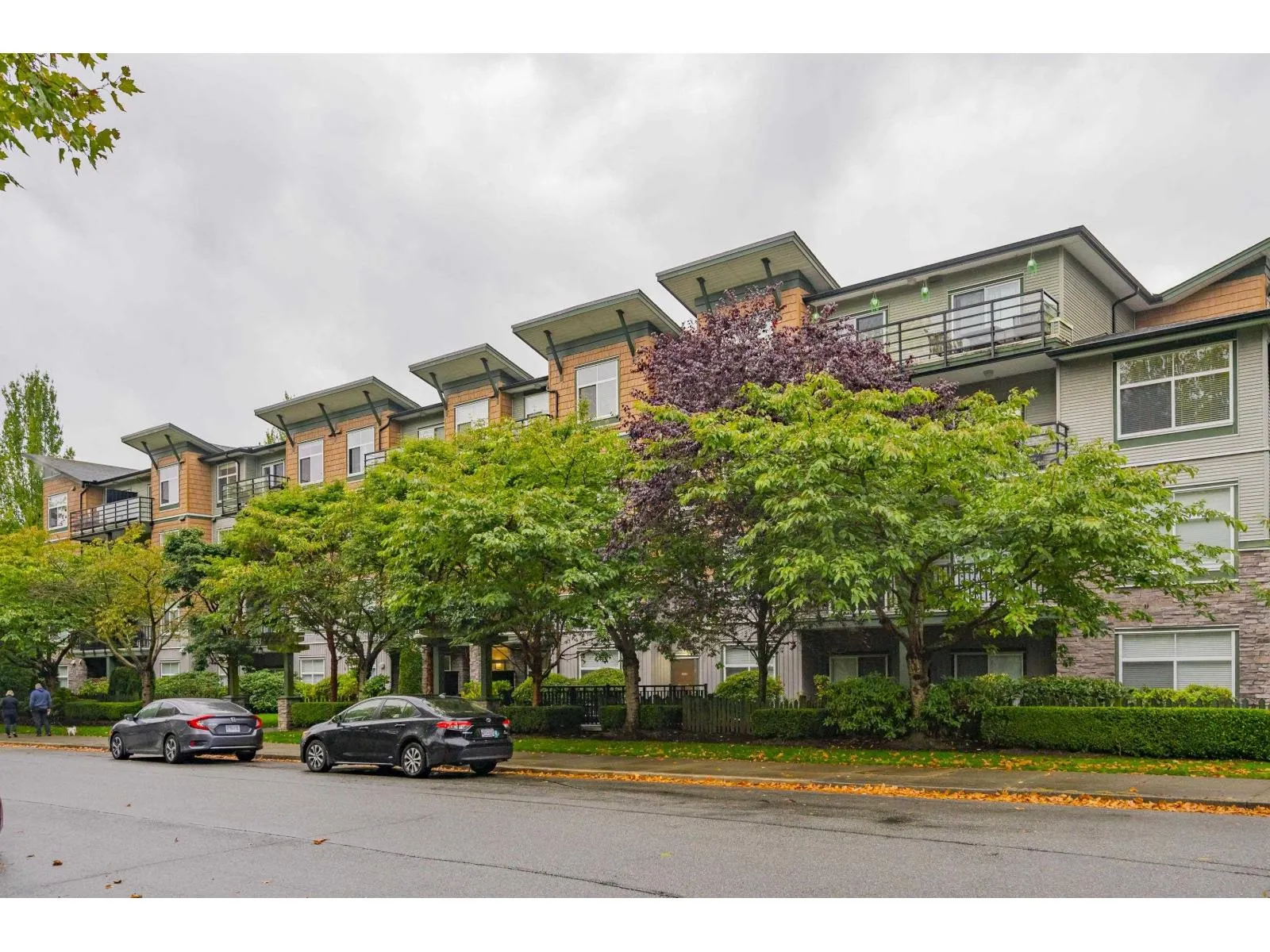 Apartment for rent: 303 8183 121a Street, Surrey, British Columbia V3W 1S7