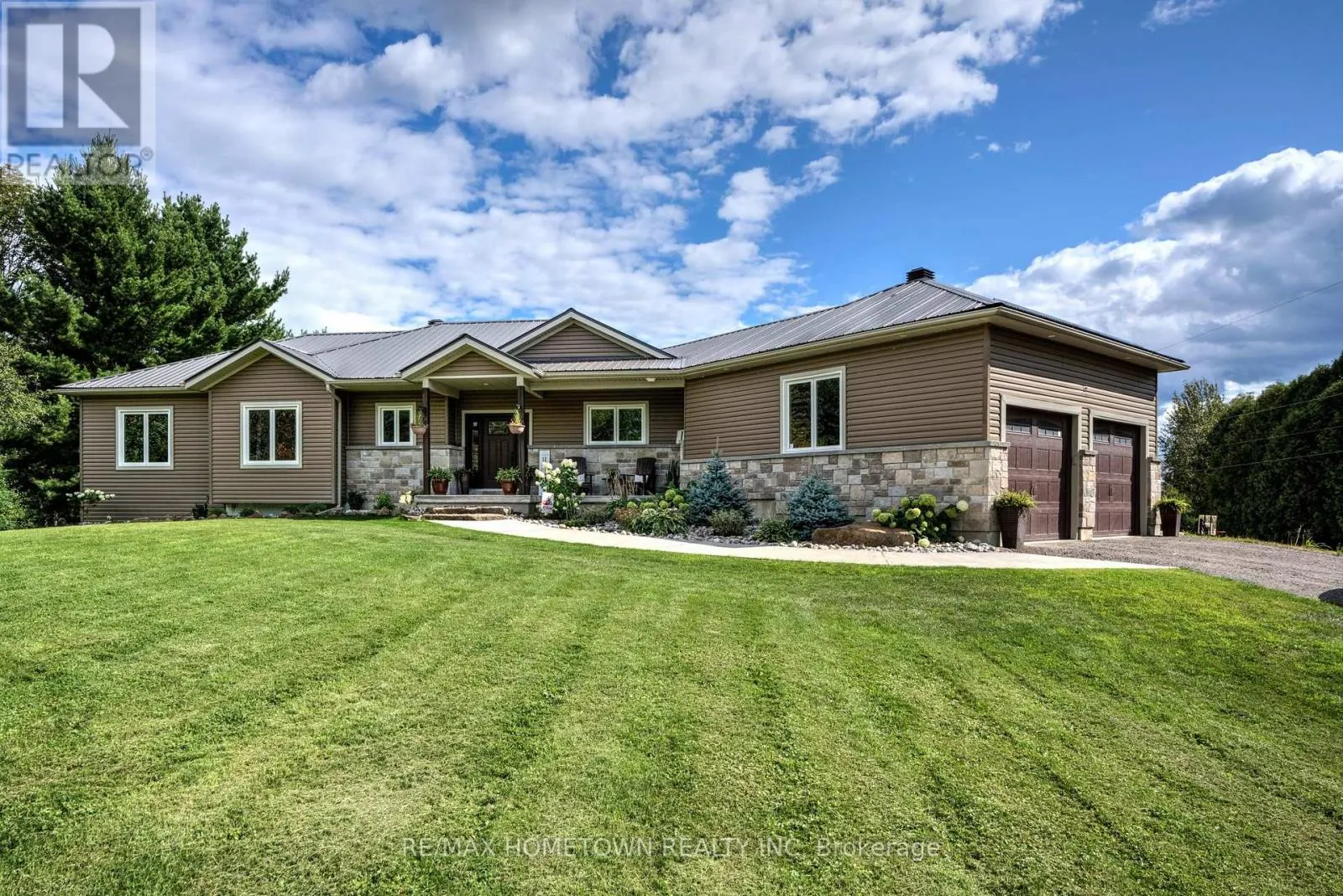 House for rent: 303 Old Lily Bay Road, Elizabethtown-Kitley, Ontario K6V 5T3