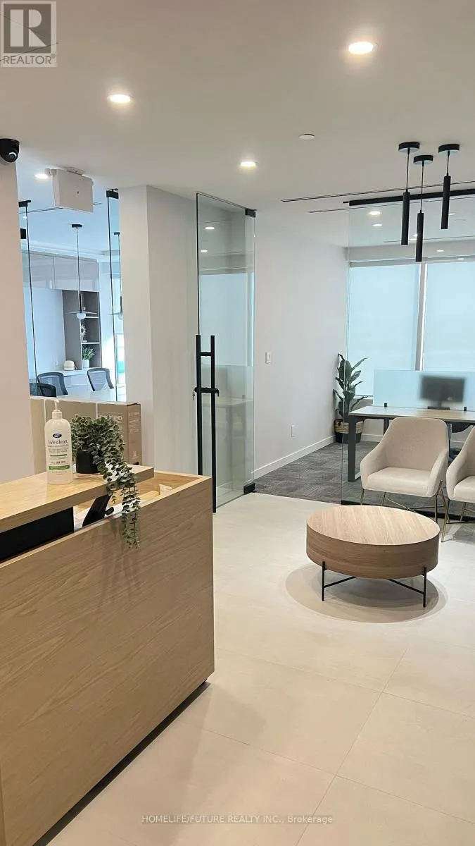 Offices for rent: 303 (smaller Unit) - 2225 Markham Road, Toronto, Ontario M1B 2W4