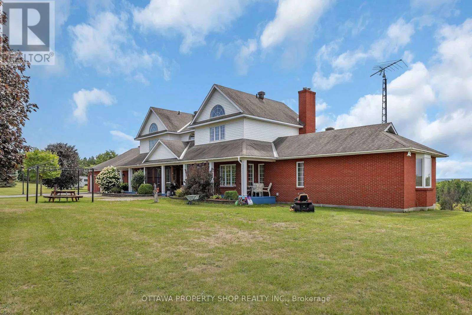 House for rent: 3031 Greenland Road, Ottawa, Ontario K0A 1T0