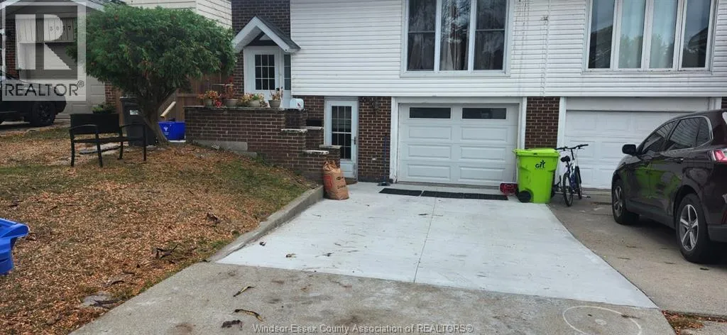 3033 Brimley Drive, Windsor, Ontario N8R 1L9