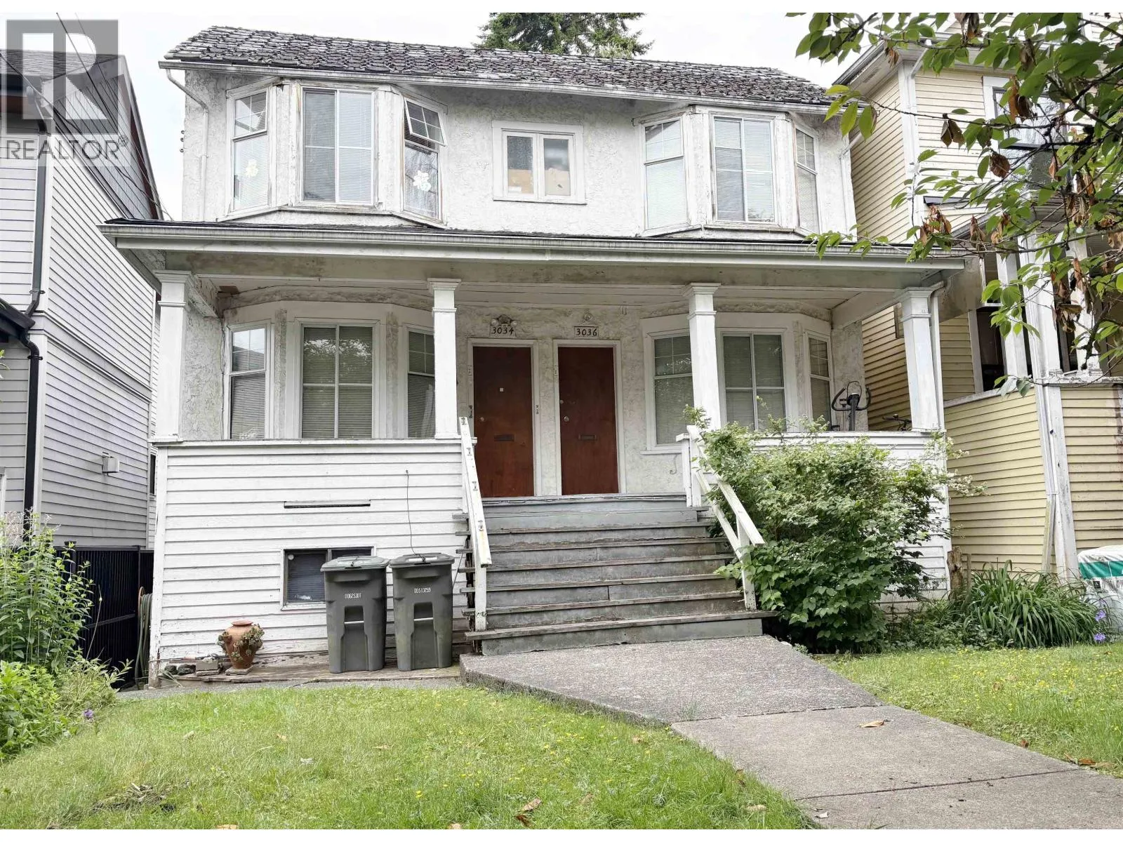 House for rent: 3034 Glen Drive, Vancouver, British Columbia V5T 4C1