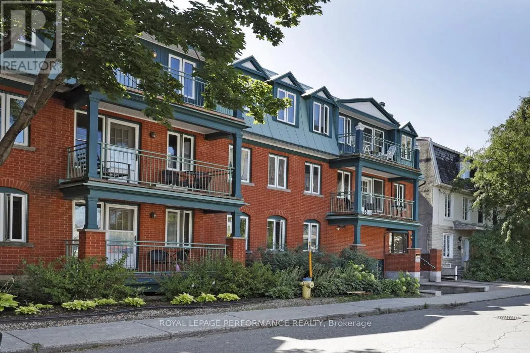 Apartment for rent: 304 - 100 Bruyere Street, Ottawa, Ontario K1N 5C6