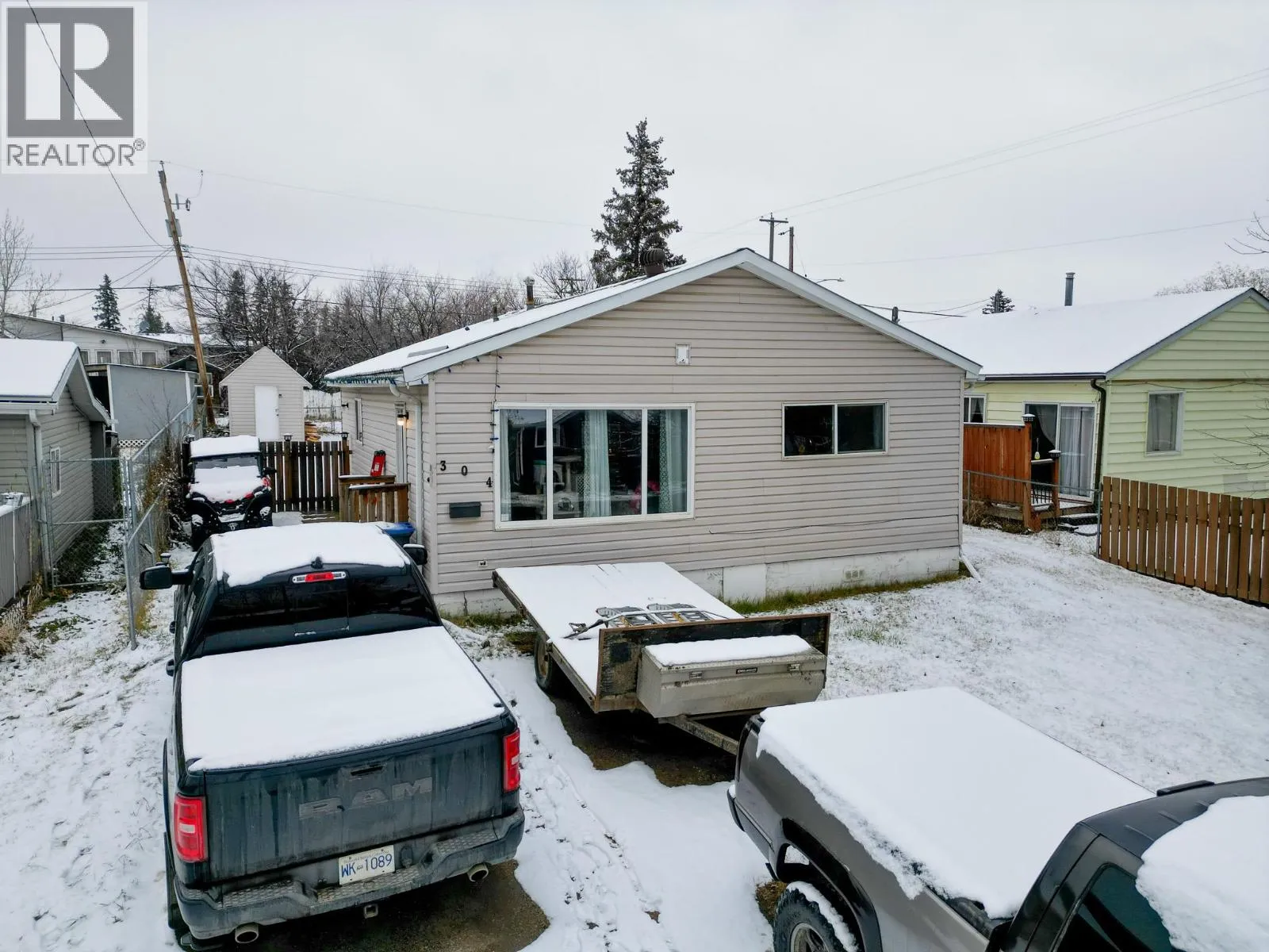 House for rent: 304 100a Avenue, Dawson Creek, British Columbia V1G 1X4