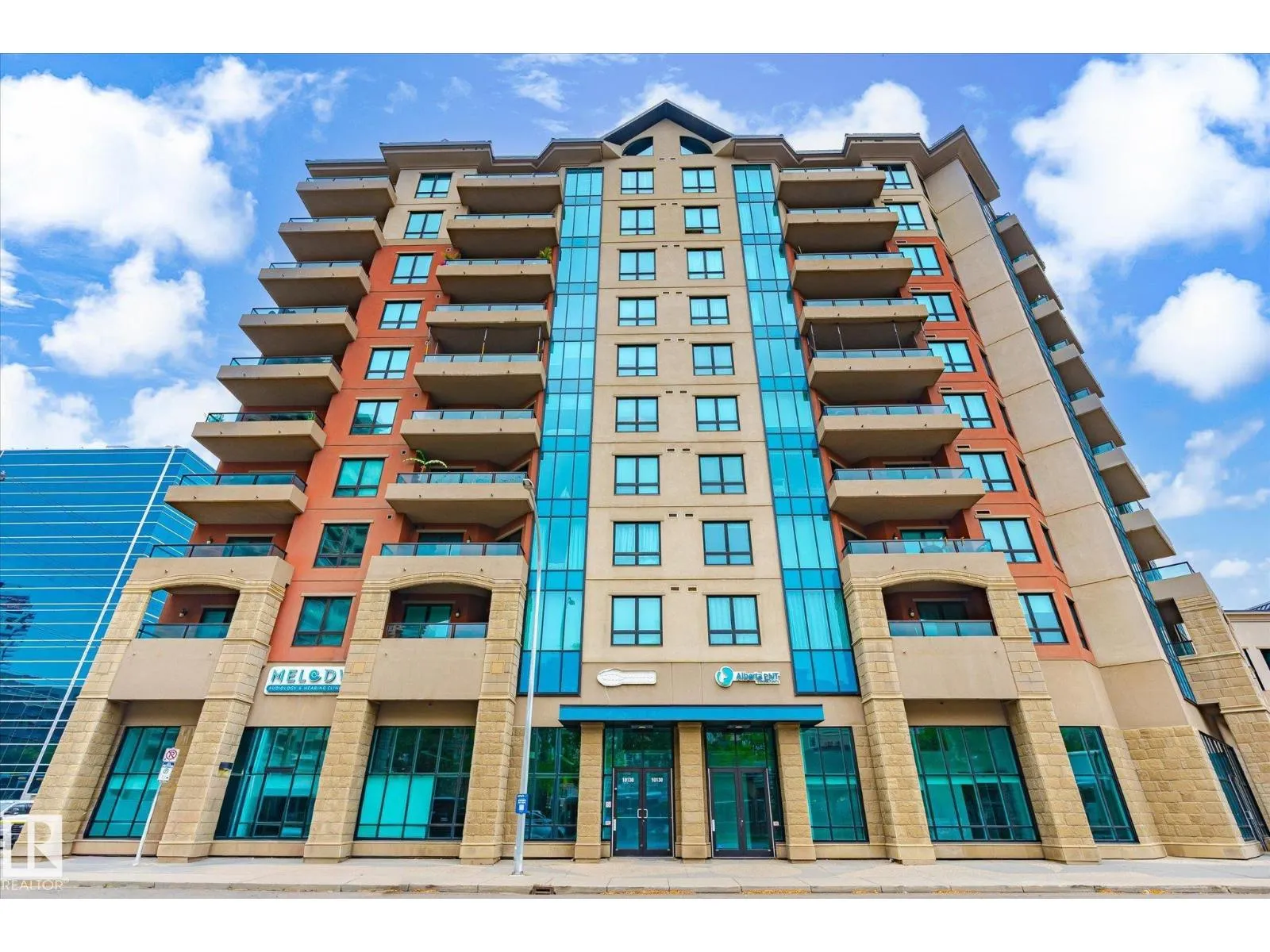 Apartment for rent: #304 10142 111 St Nw, Edmonton, Alberta T5K 1K6