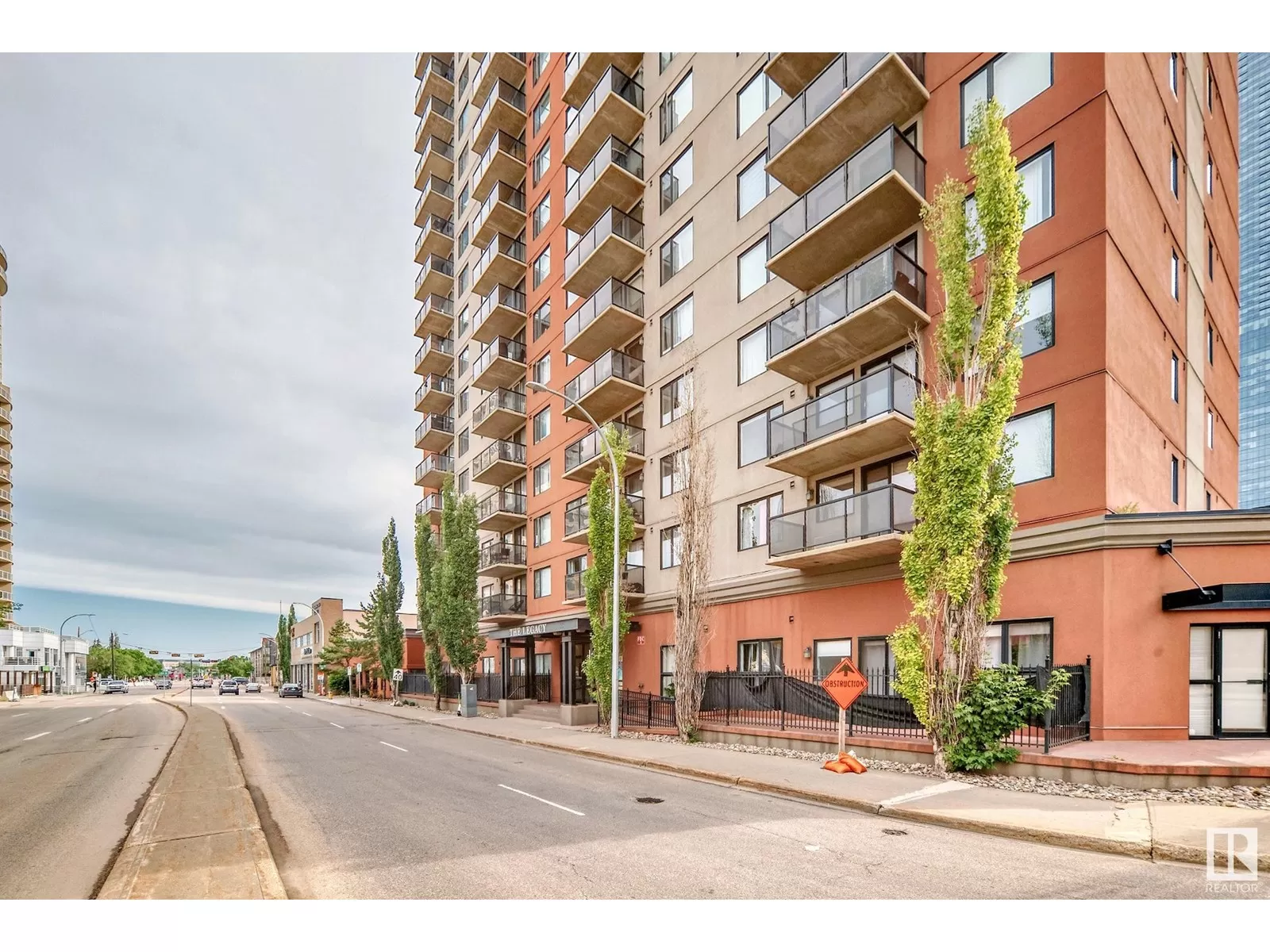 Apartment for rent: #304 10303 105 St Nw, Edmonton, Alberta T5J 5G3