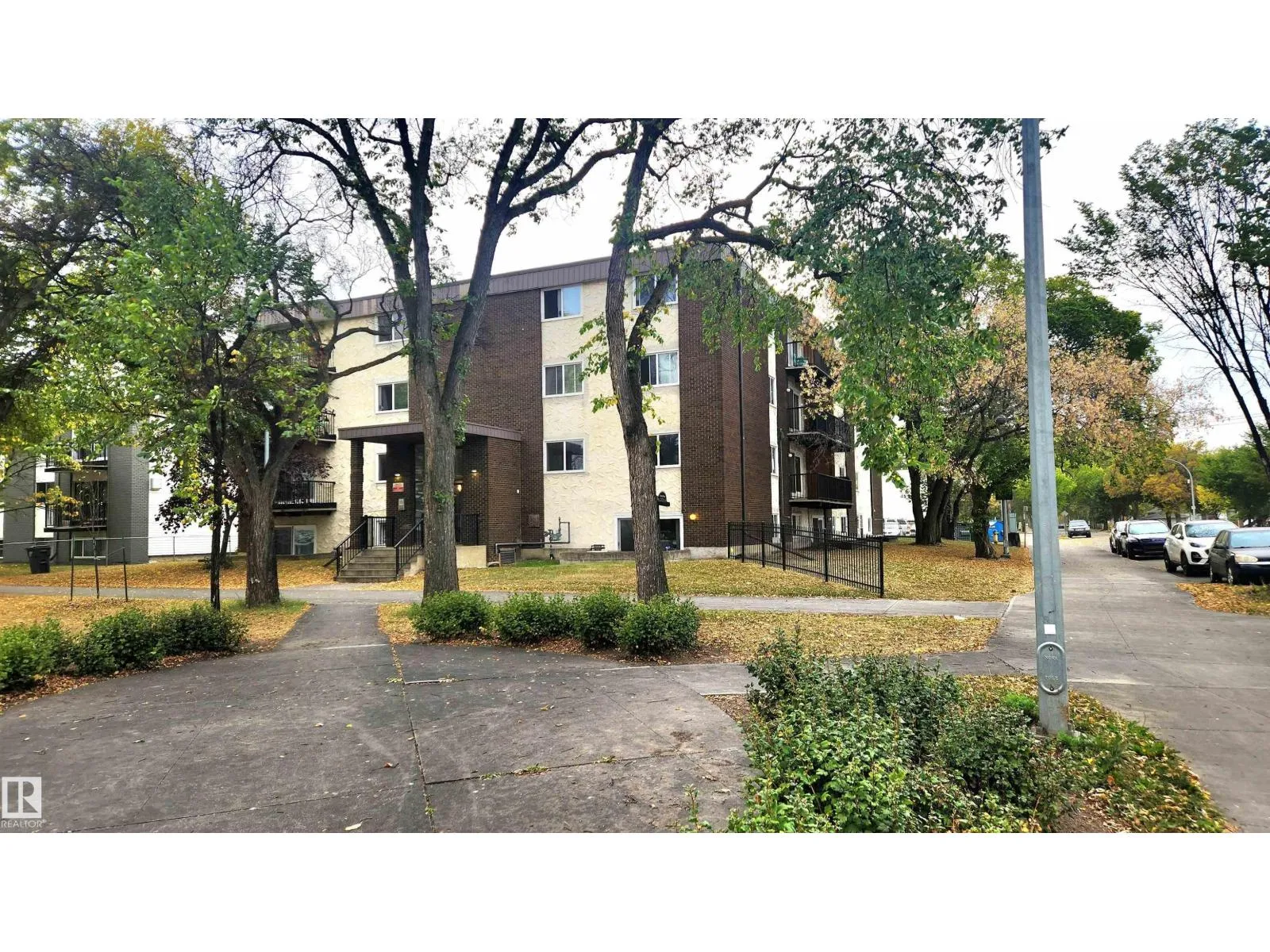 Apartment for rent: #304 10740 105 St Nw, Edmonton, Alberta T5H 2X2