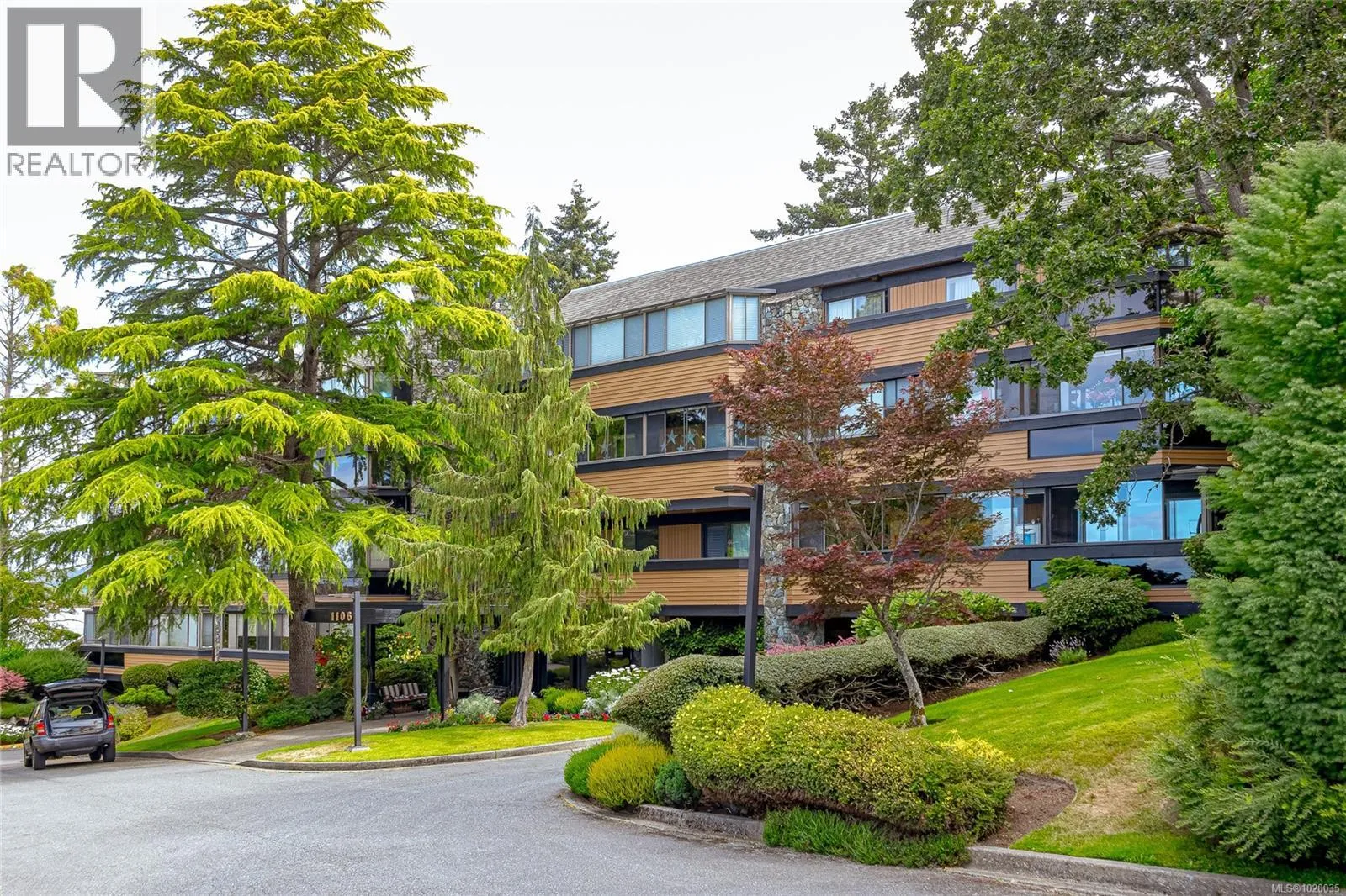 Apartment for rent: 304 1106 Glenora Pl, Saanich, British Columbia V8P 2C3