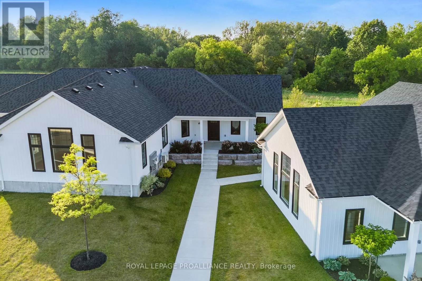 Row / Townhouse for rent: 304 - 14 Meadowcreek Drive, Brighton, Ontario K0K 1H0