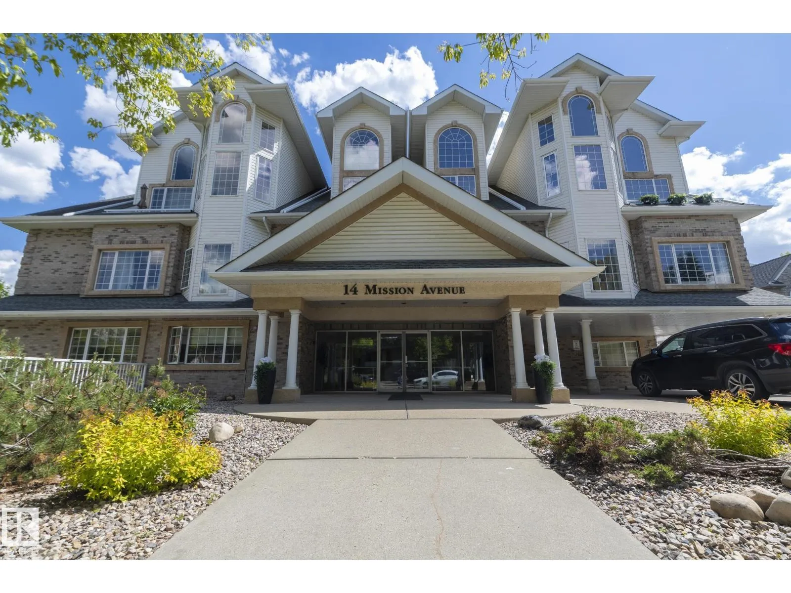 Apartment for rent: #304 14 Mission Av, St. Albert, Alberta T8N 1H4