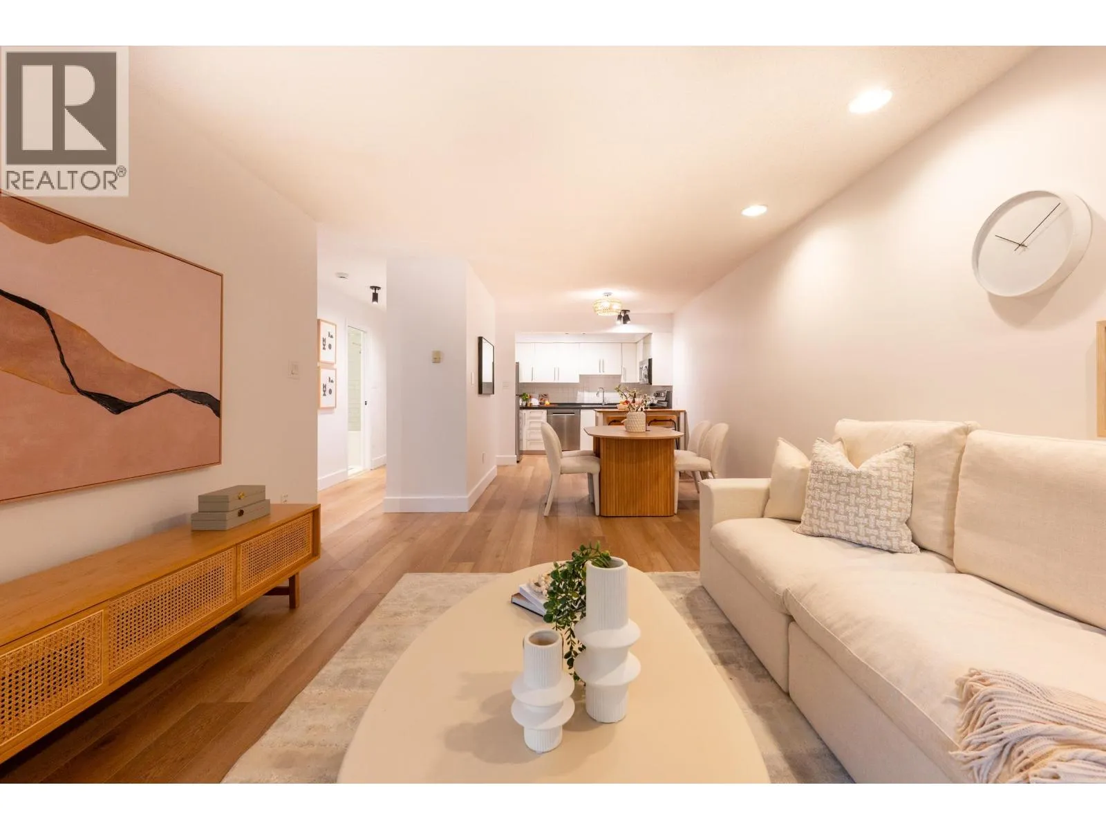 Apartment for rent: 304 1855 Nelson Street, Vancouver, British Columbia V6G 1M9